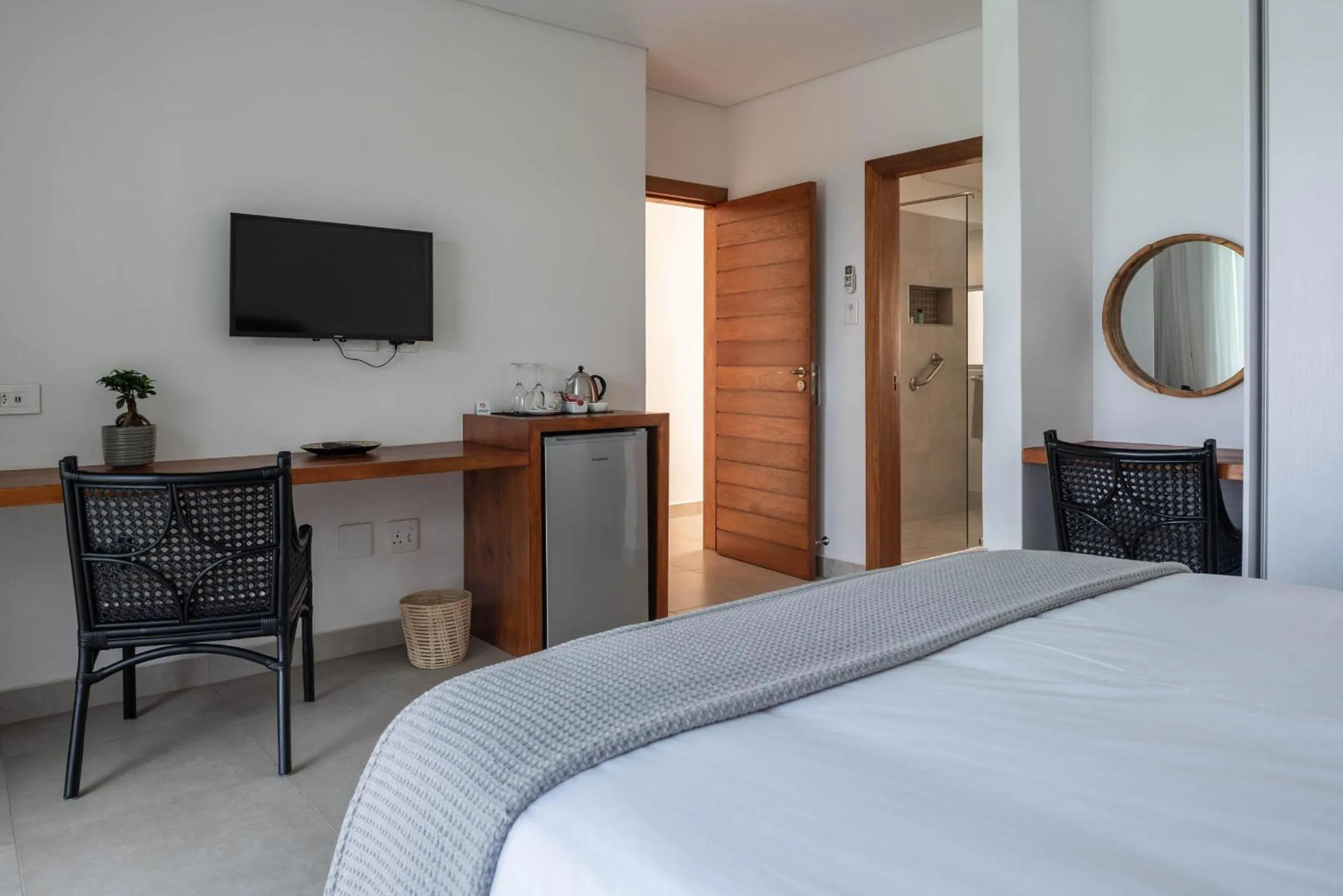 TV and multimedia in 5 On Lindsay