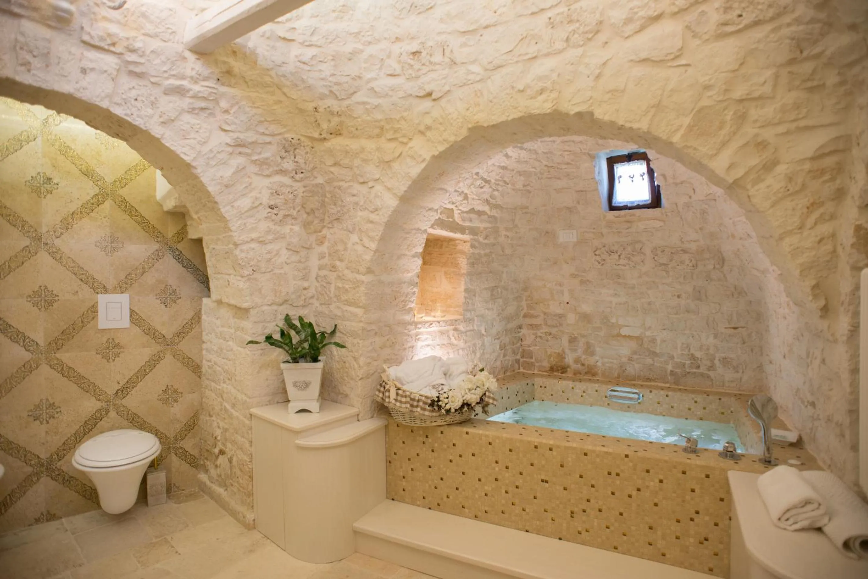 Hot Tub in Romantic Trulli