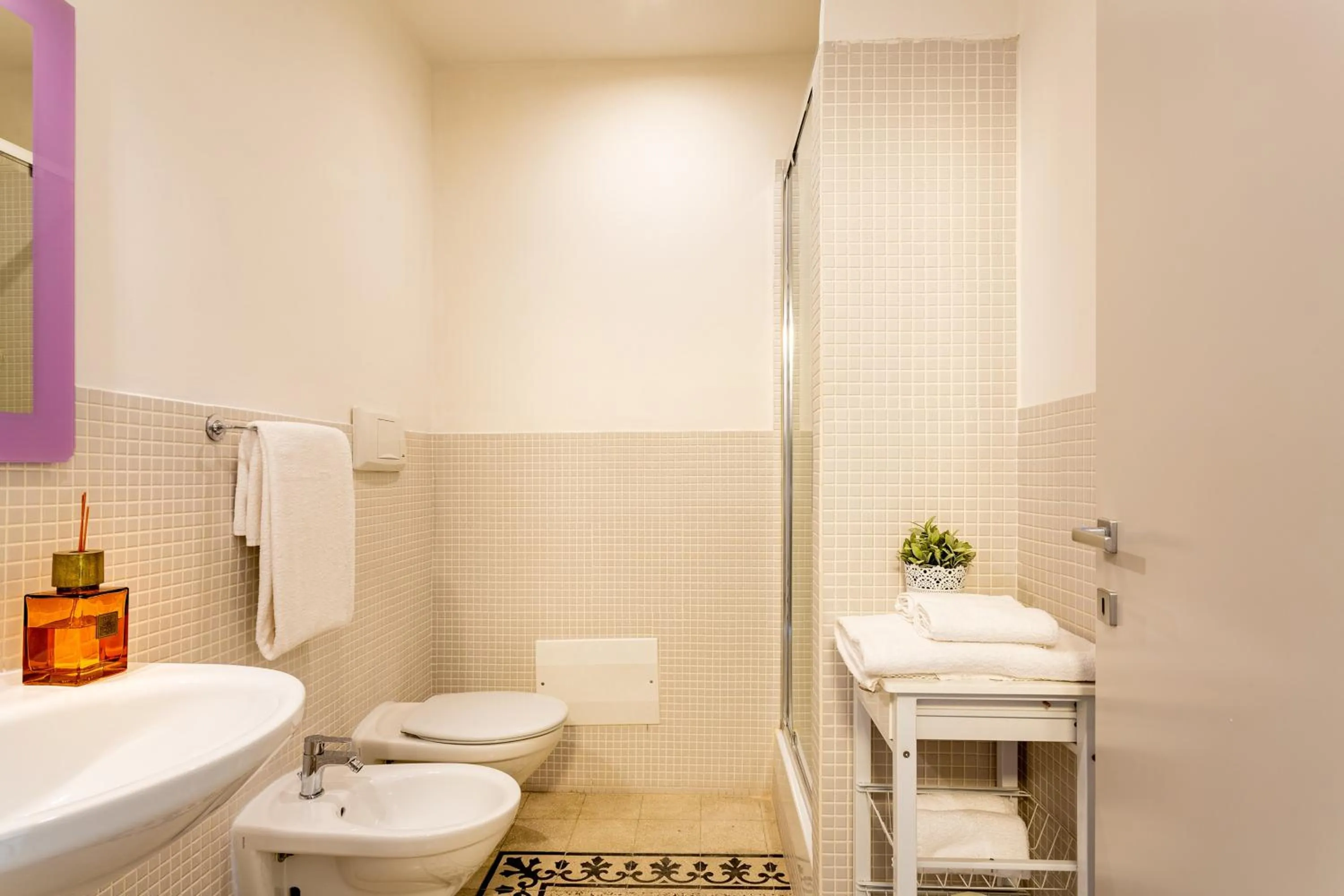 Shower in Marlin Rooms