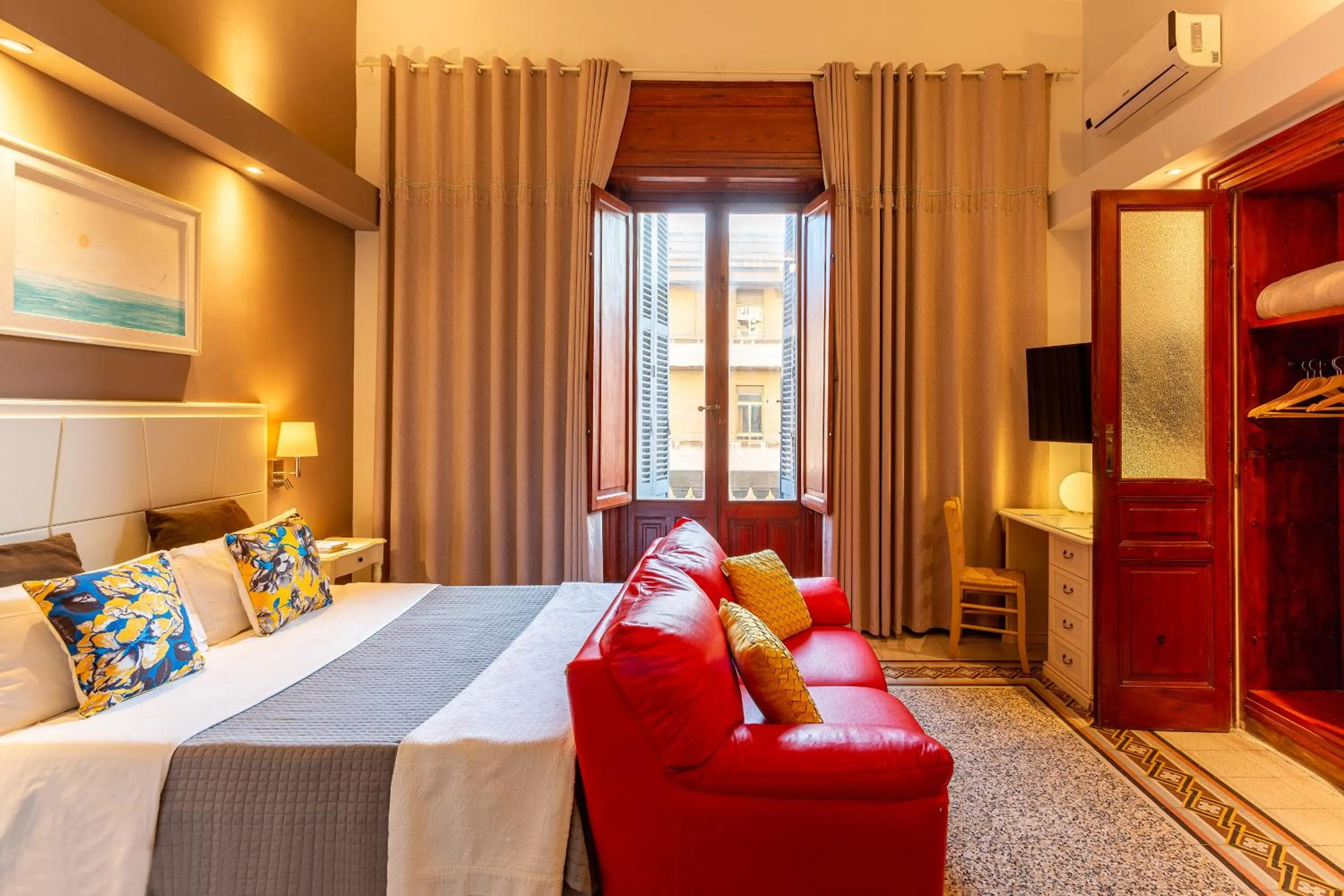 TV and multimedia, Bed in Marlin Rooms