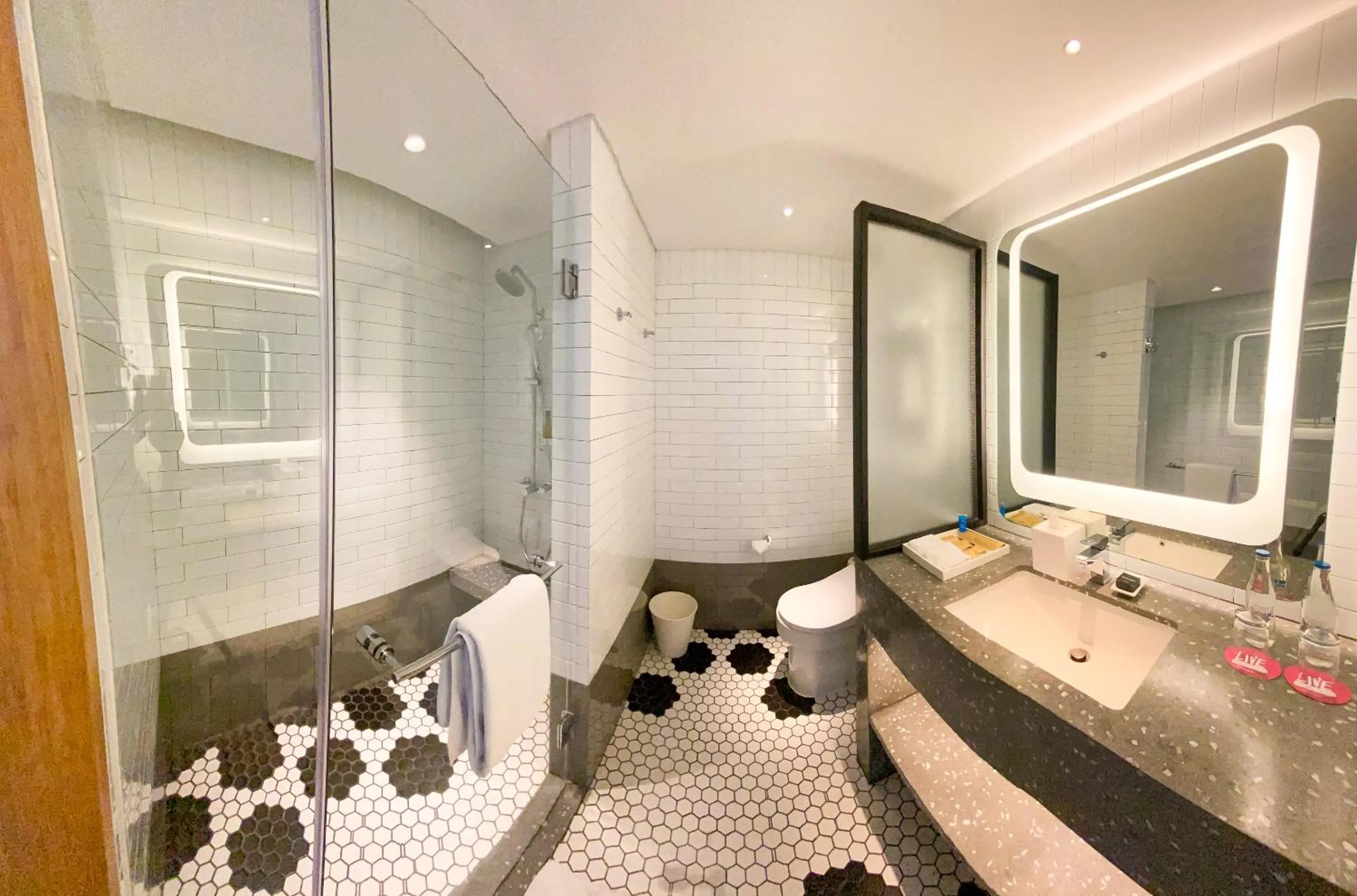 Shower in Aloft Bali Seminyak