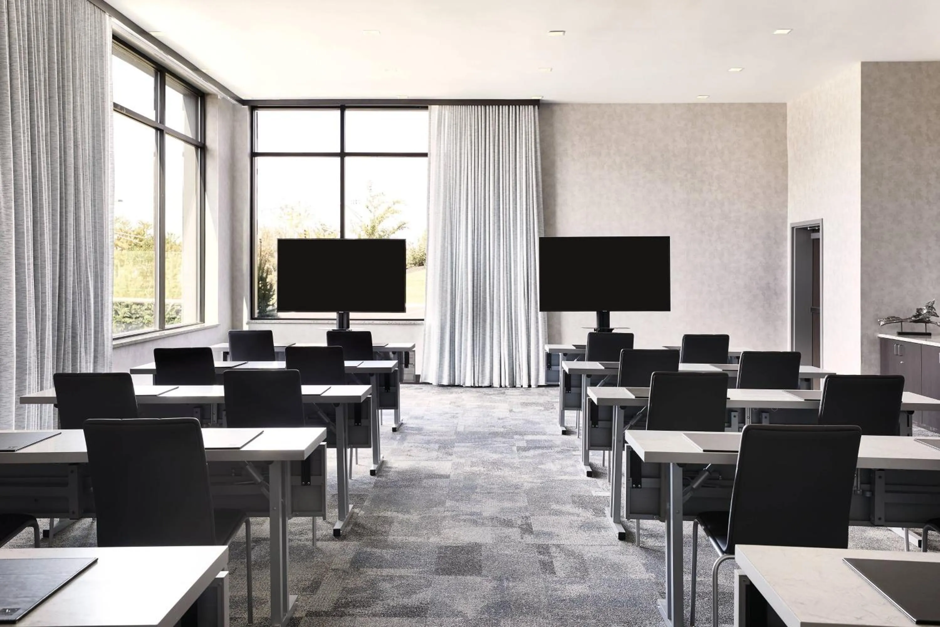 Meeting/conference room in AC Hotel by Marriott Bridgewater