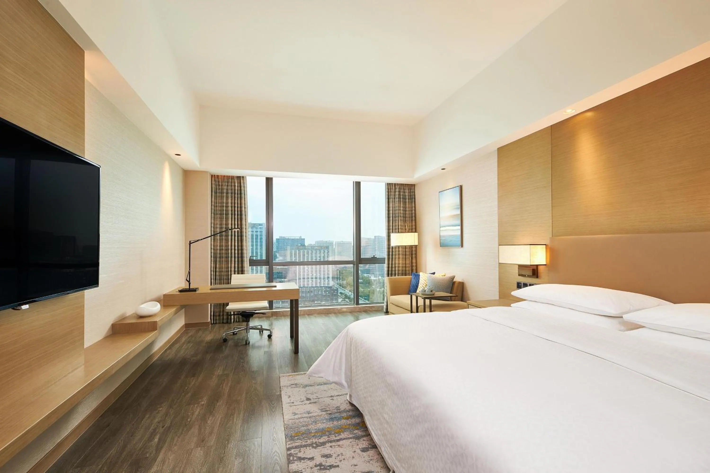 Photo of the whole room, Bed in Four Points by Sheraton Jiaxing