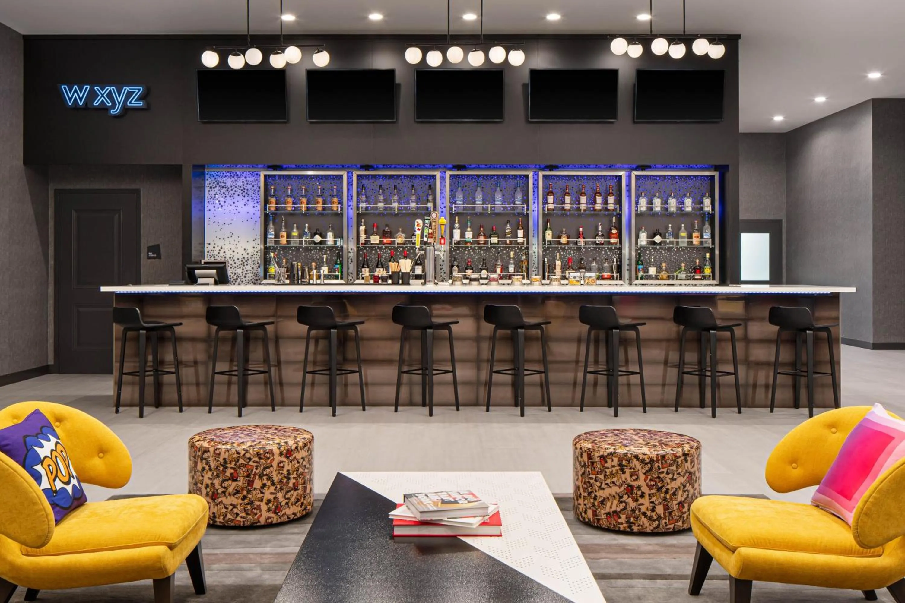 Lounge or bar in Aloft Katy Mills