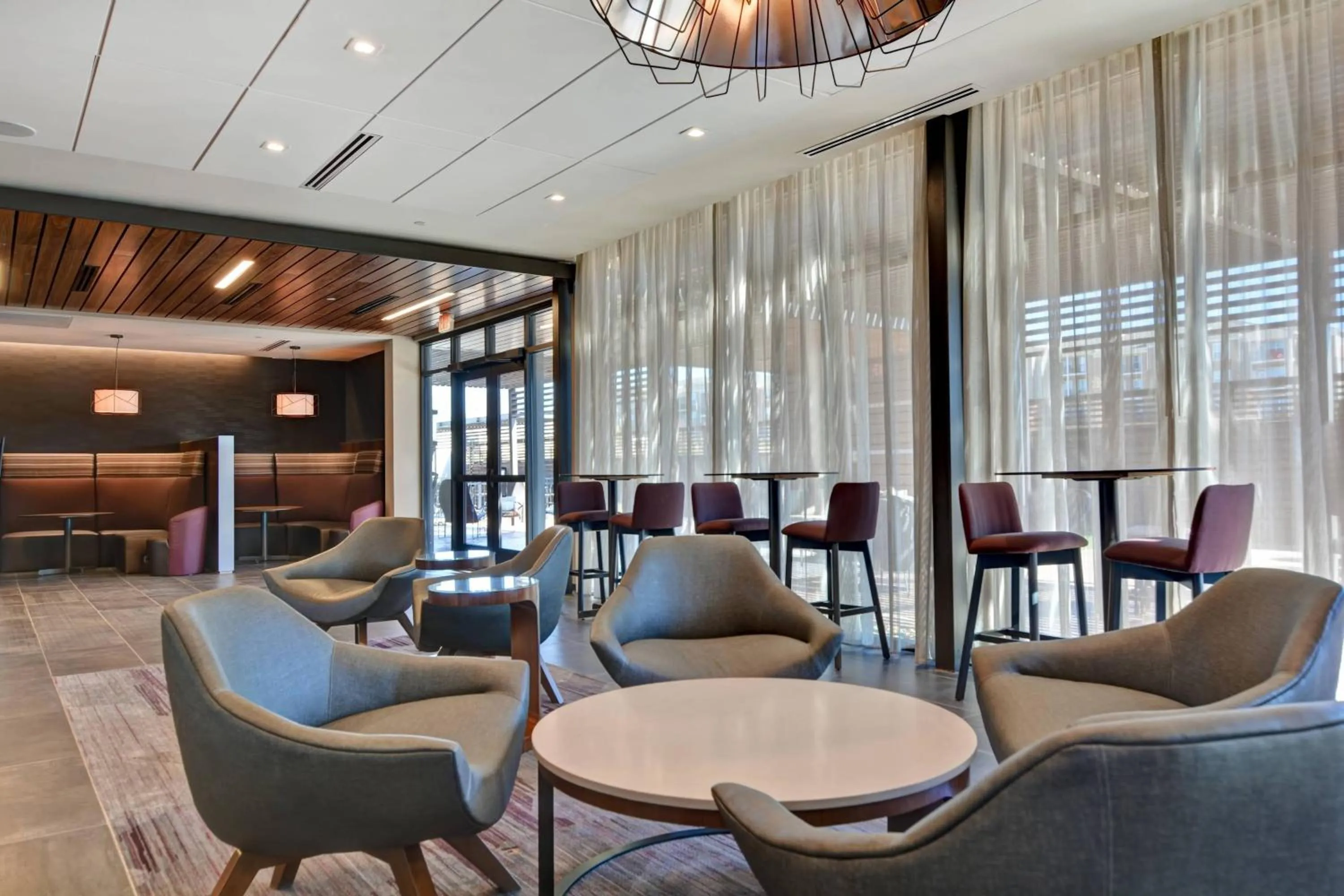 Restaurant/places to eat in Courtyard by Marriott Bentonville Rogers Promenade