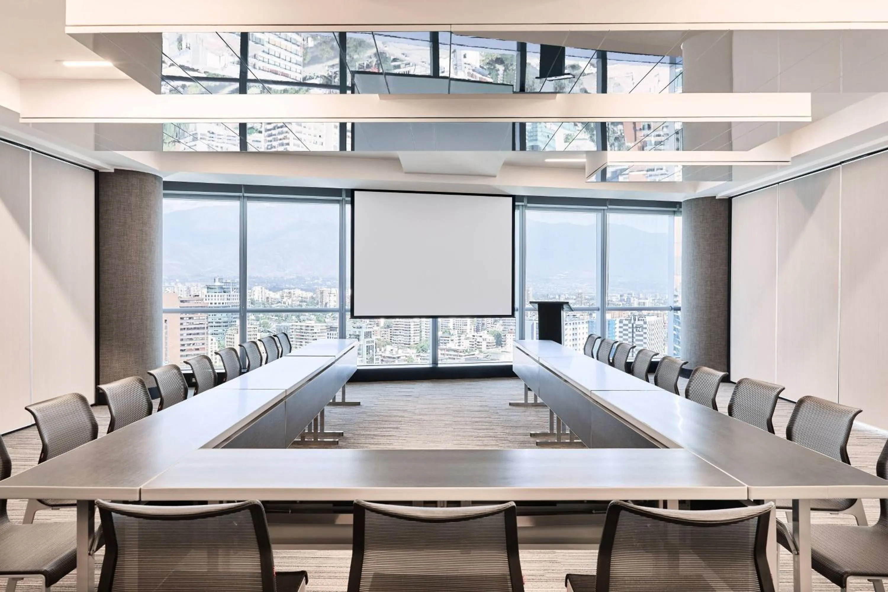 Meeting/conference room in AC Hotel by Marriott Santiago Cenco Costanera