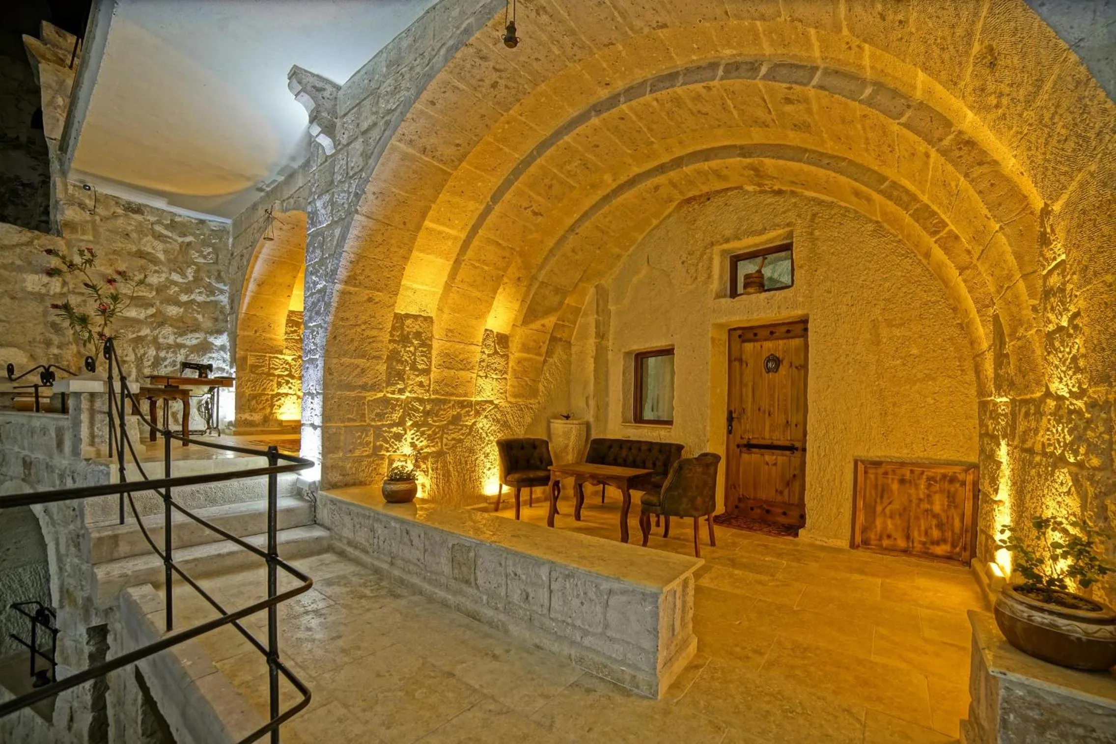 Property building in Risus Cave Suites