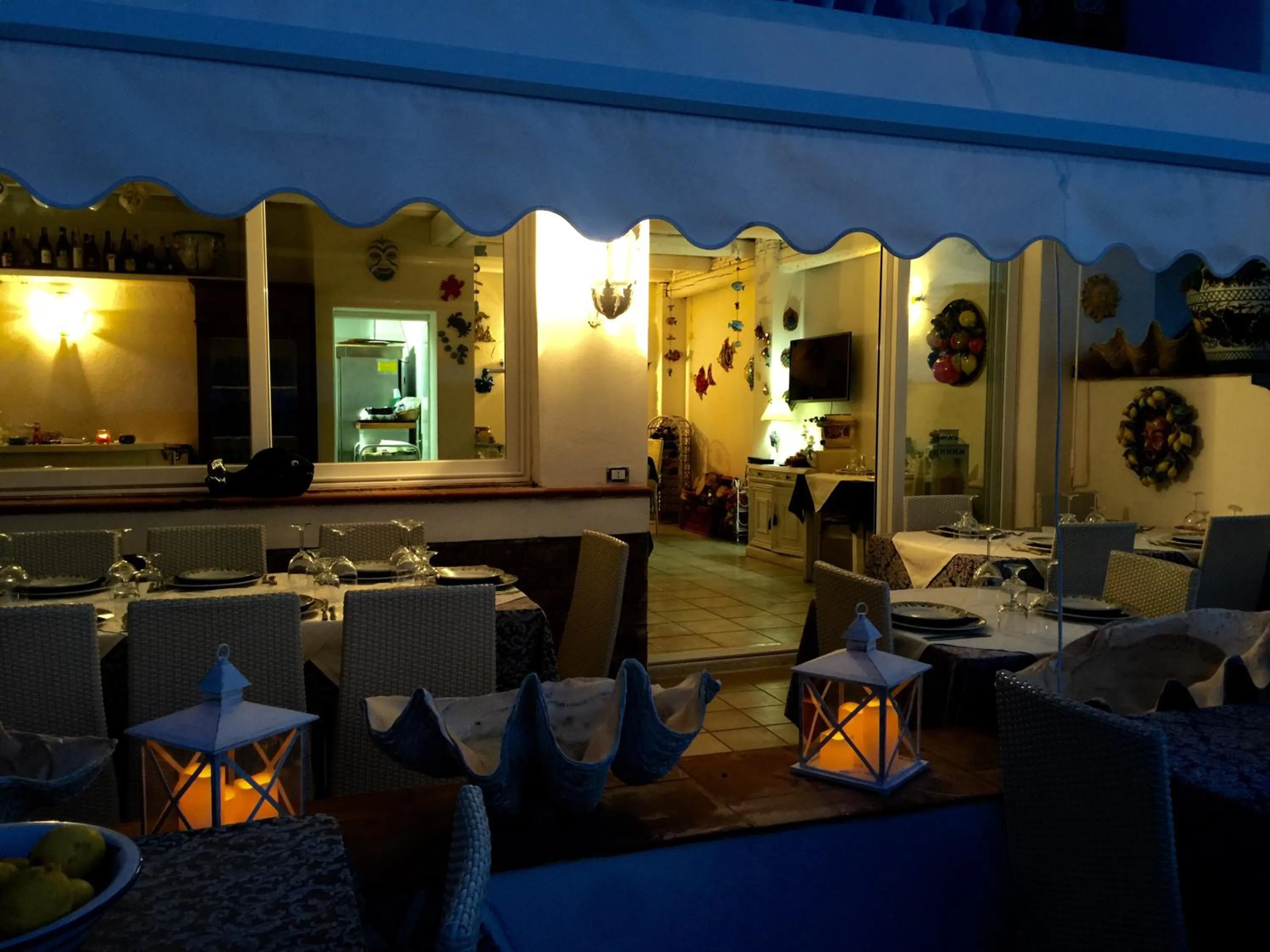 Restaurant/places to eat in Villa Neptunus