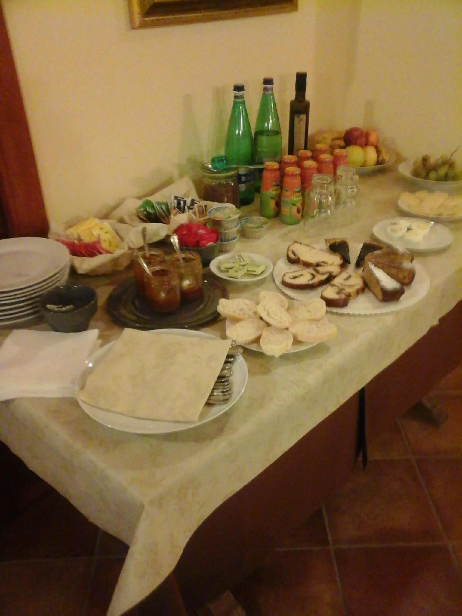 Buffet breakfast in Agriturismo Cascina Rossano