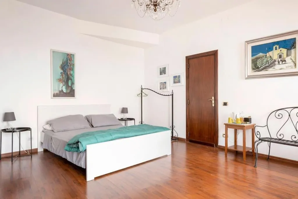 Deluxe Double Room with Balcony and Sea View in Isola Bella - Rooms il Pescatore