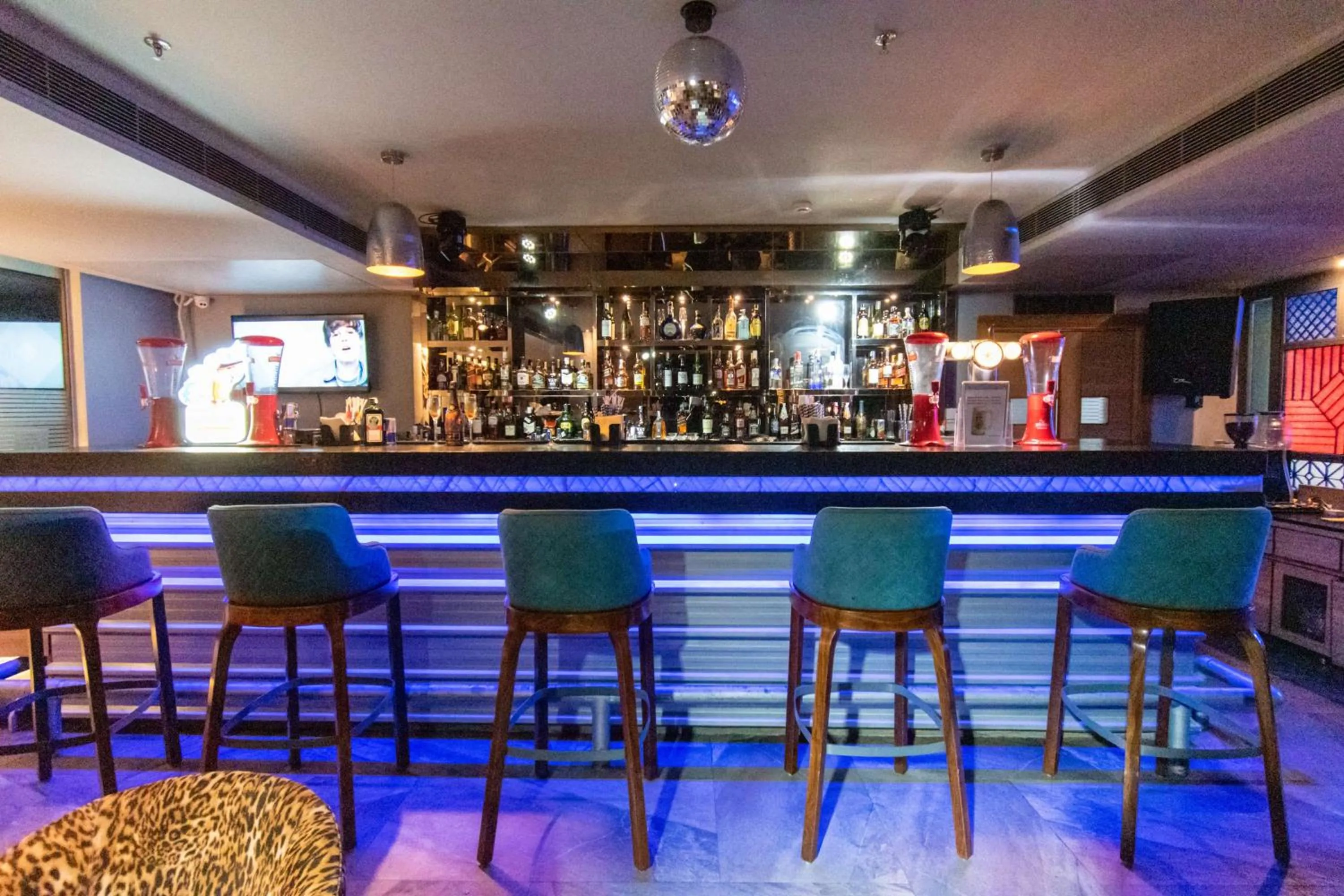 Lounge or bar in Best Western La Vista Pathankot