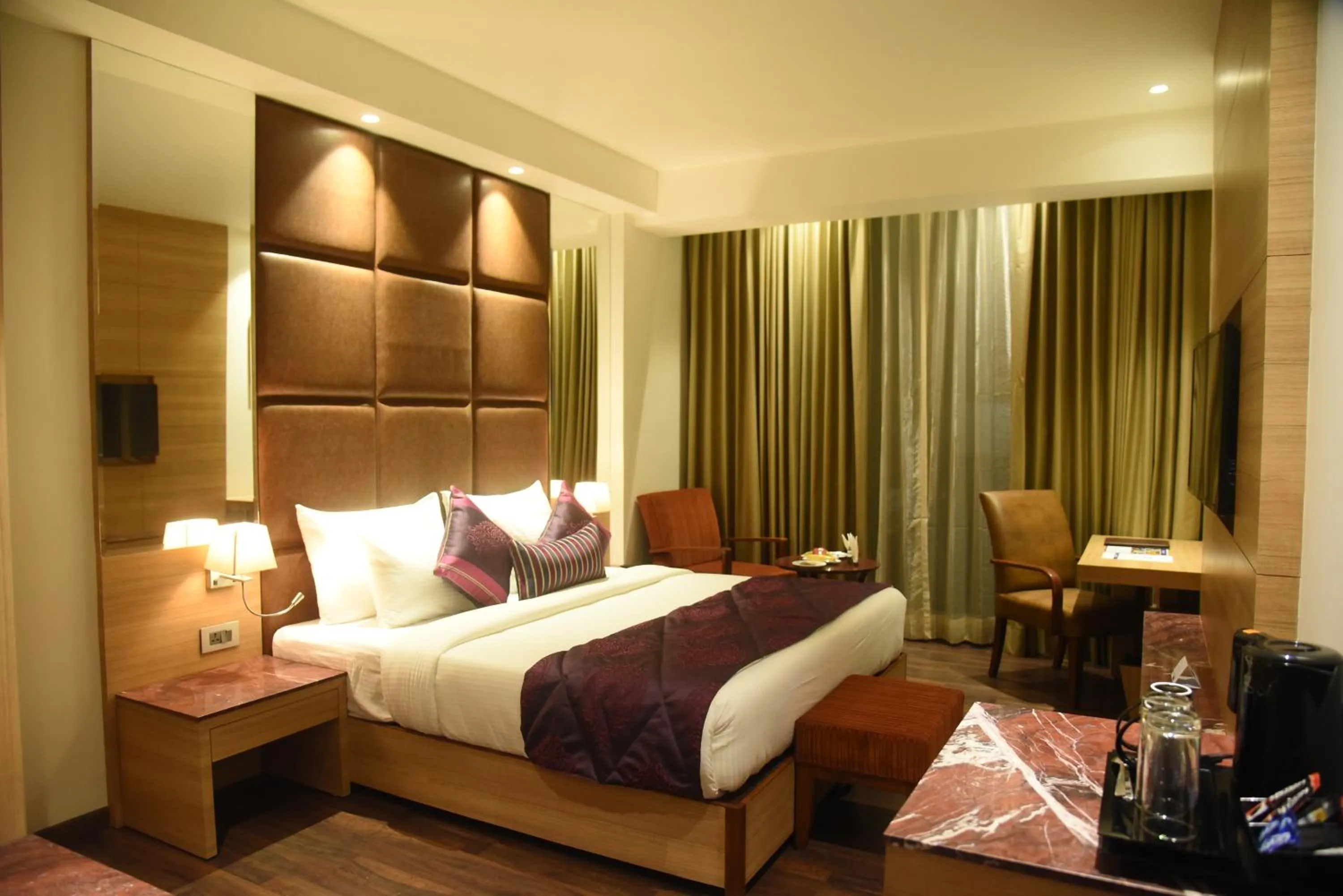 Bed in Best Western La Vista Pathankot