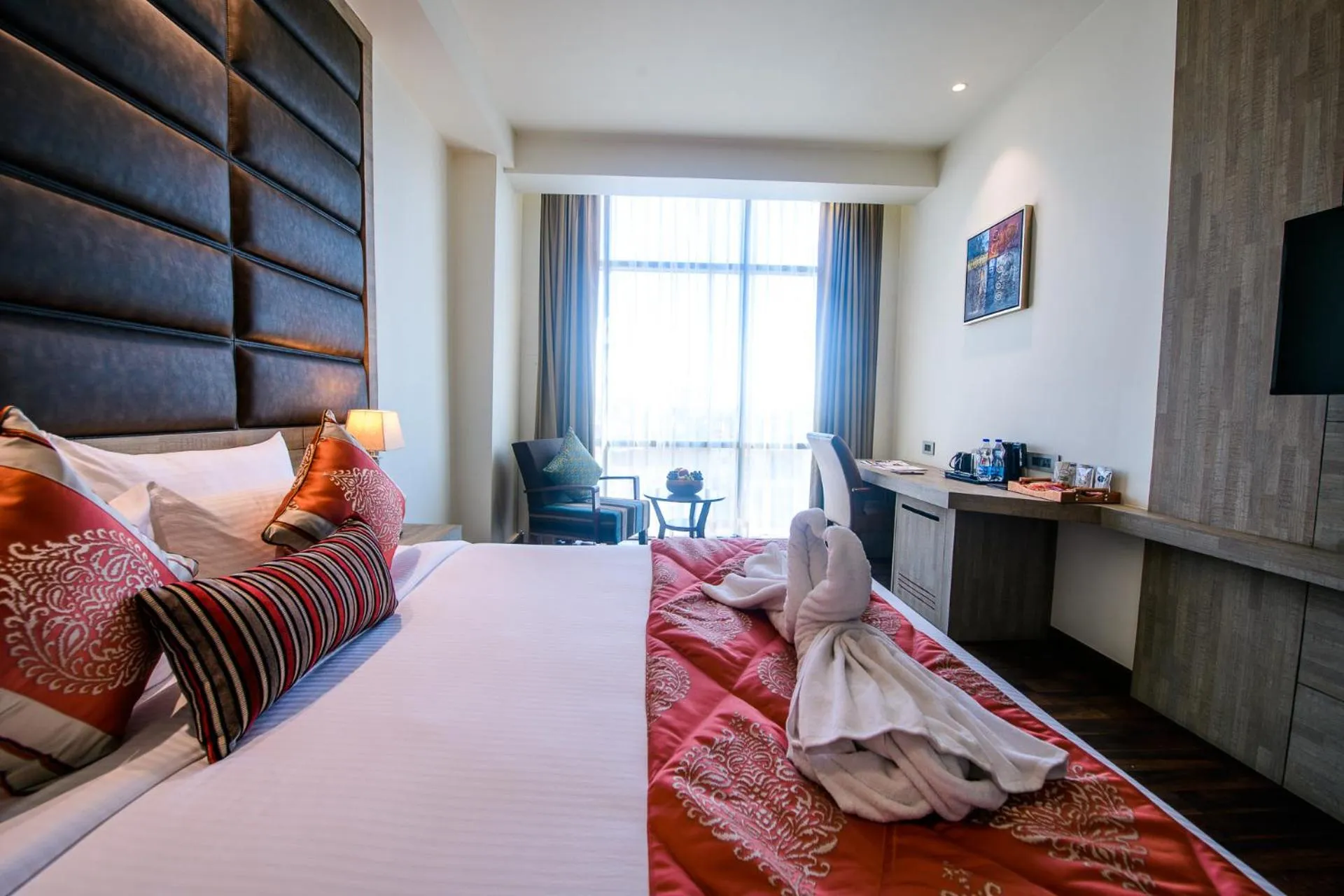 Photo of the whole room, Bed in Best Western La Vista Pathankot