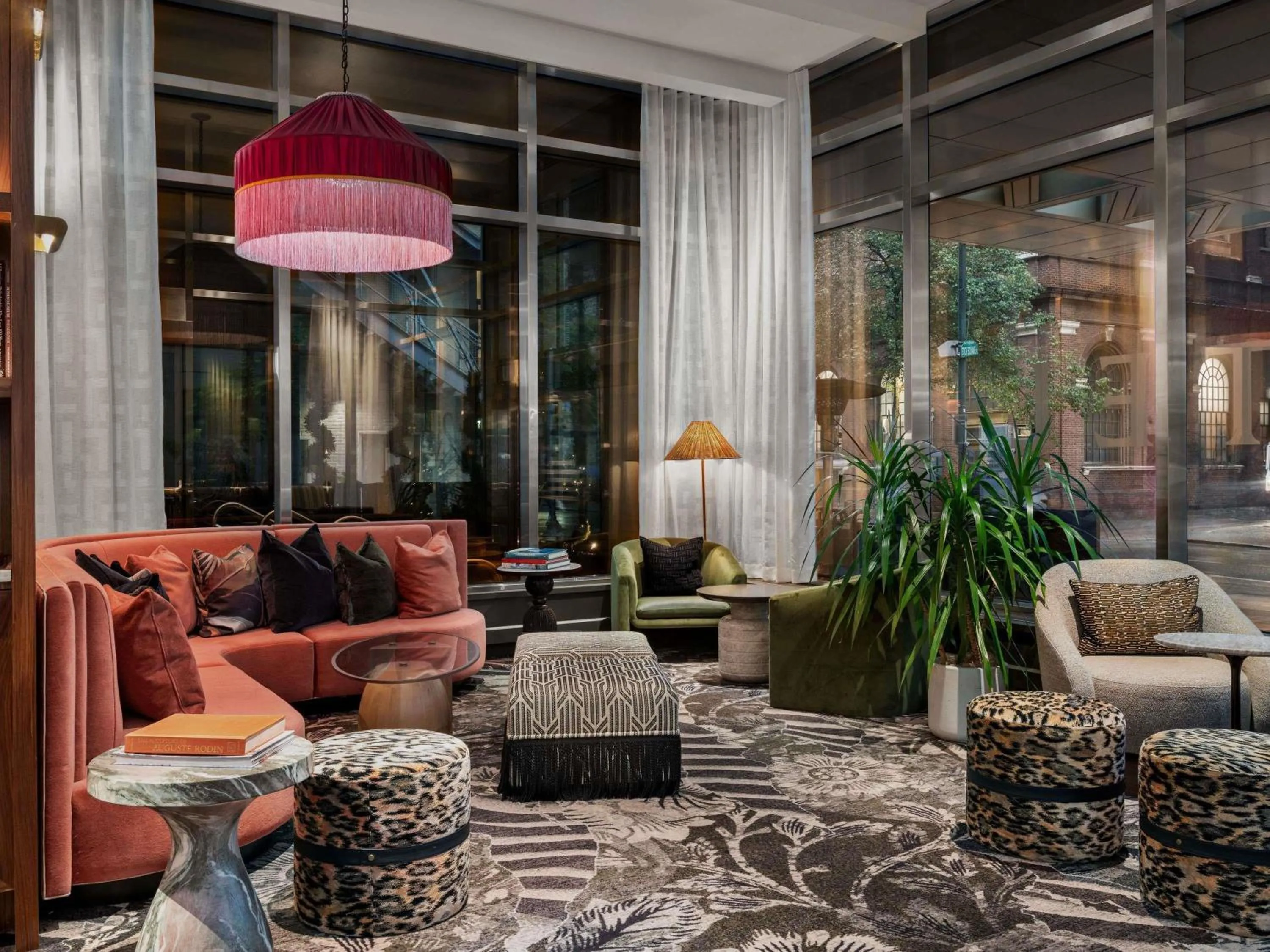 Lounge or bar in Sofitel Philadelphia at Rittenhouse Square