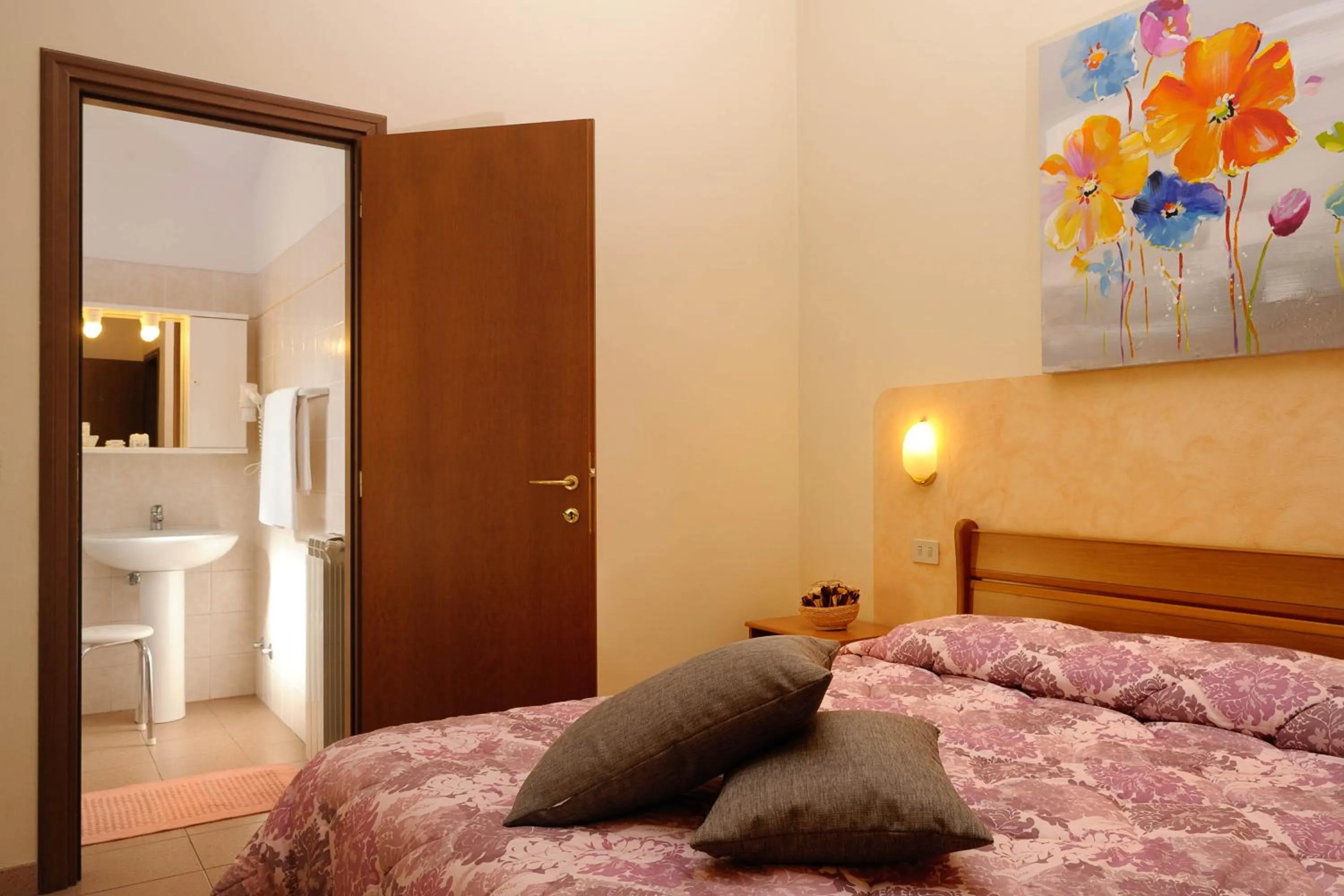 Bedroom in Le Rondini