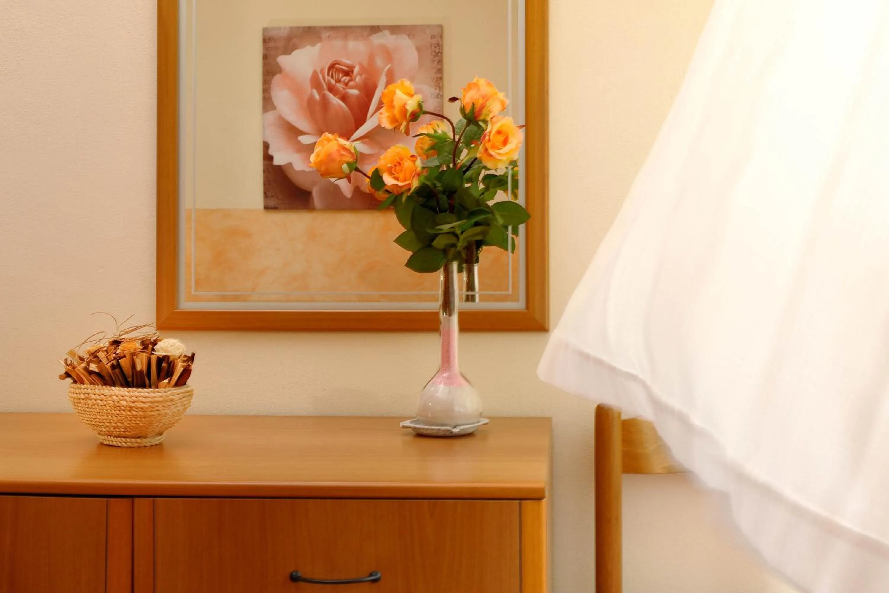 Decorative detail in Le Rondini