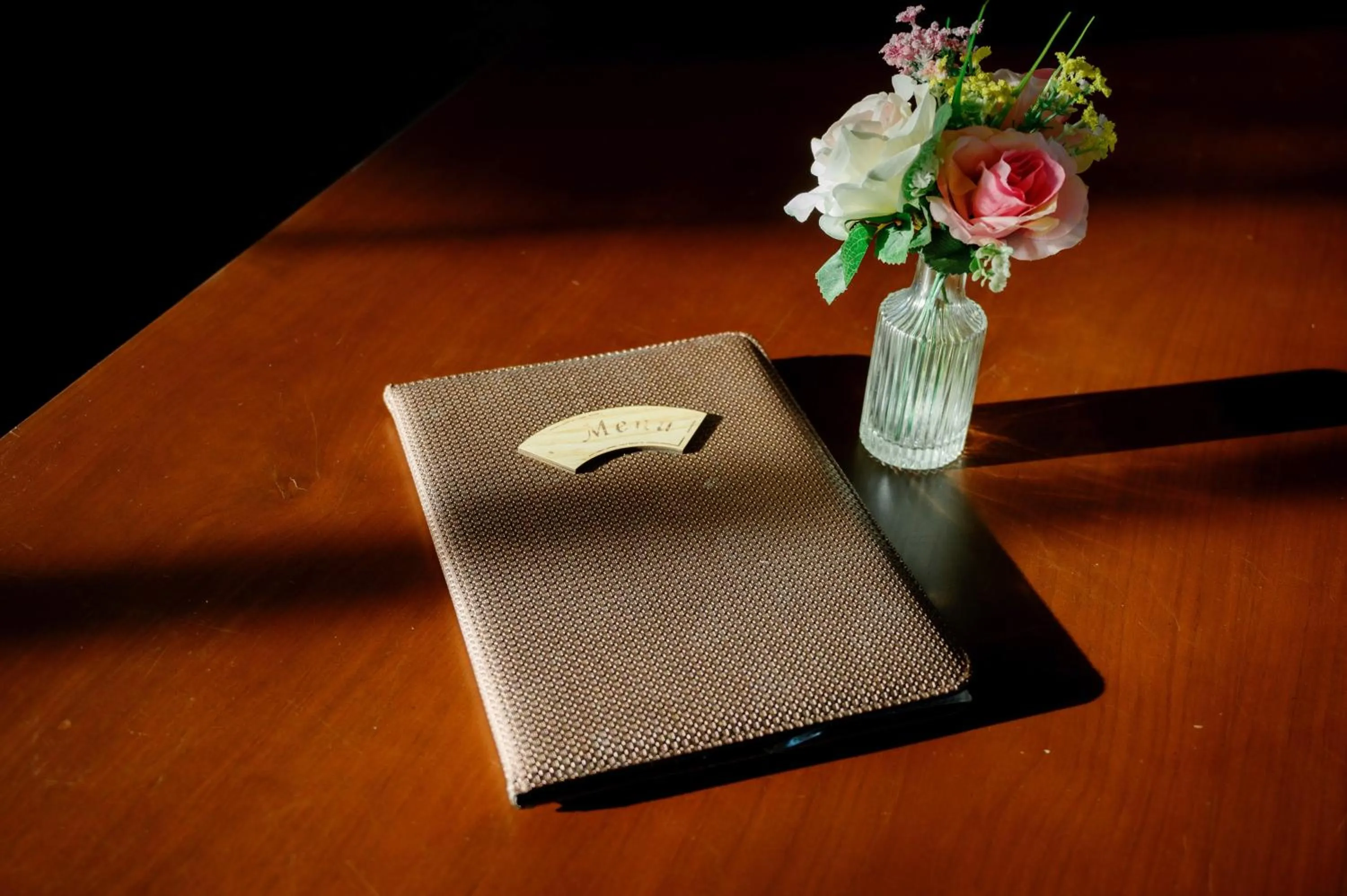 Restaurant/places to eat in Rnana Grand