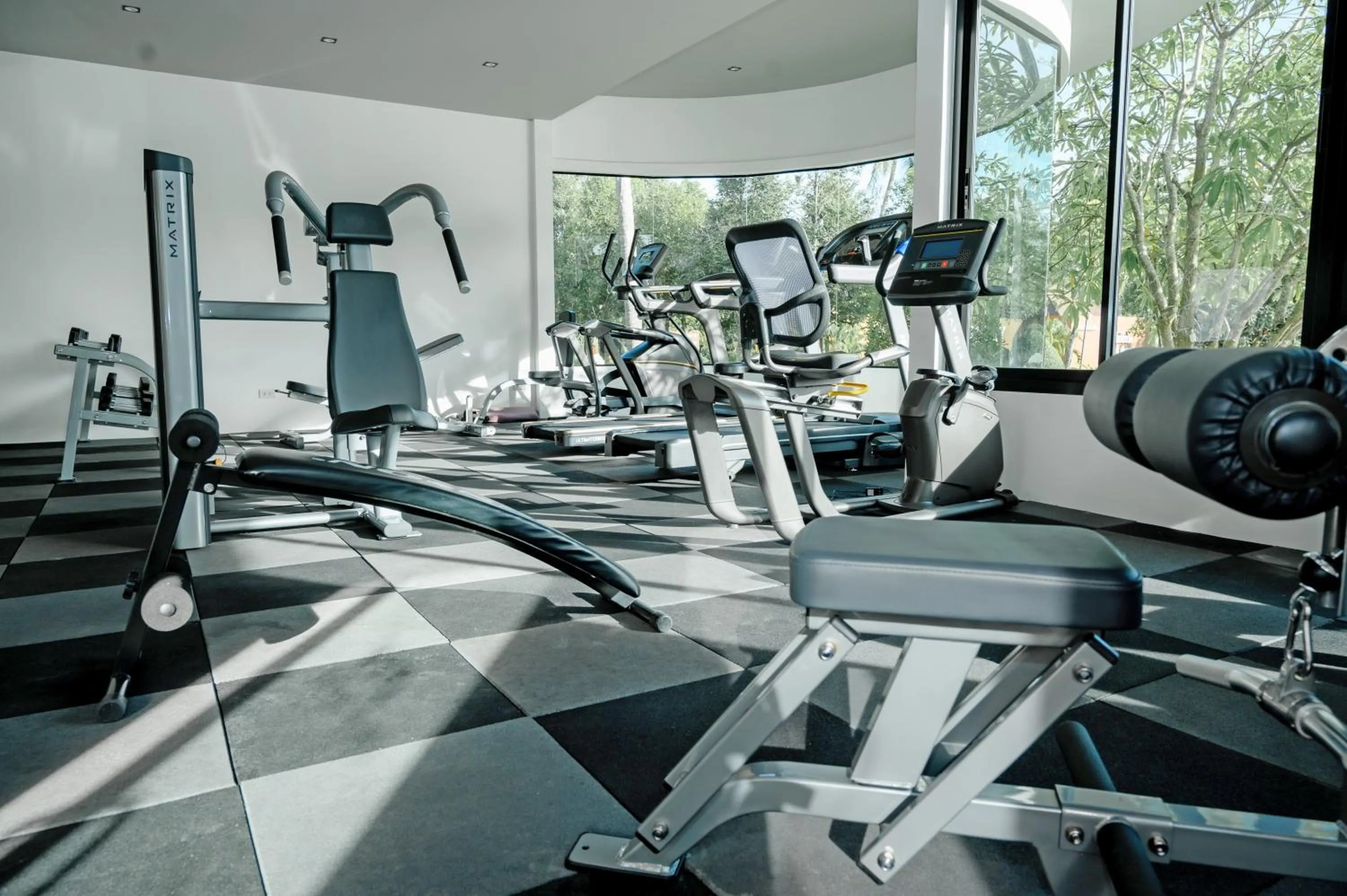 Fitness centre/facilities in Rnana Grand