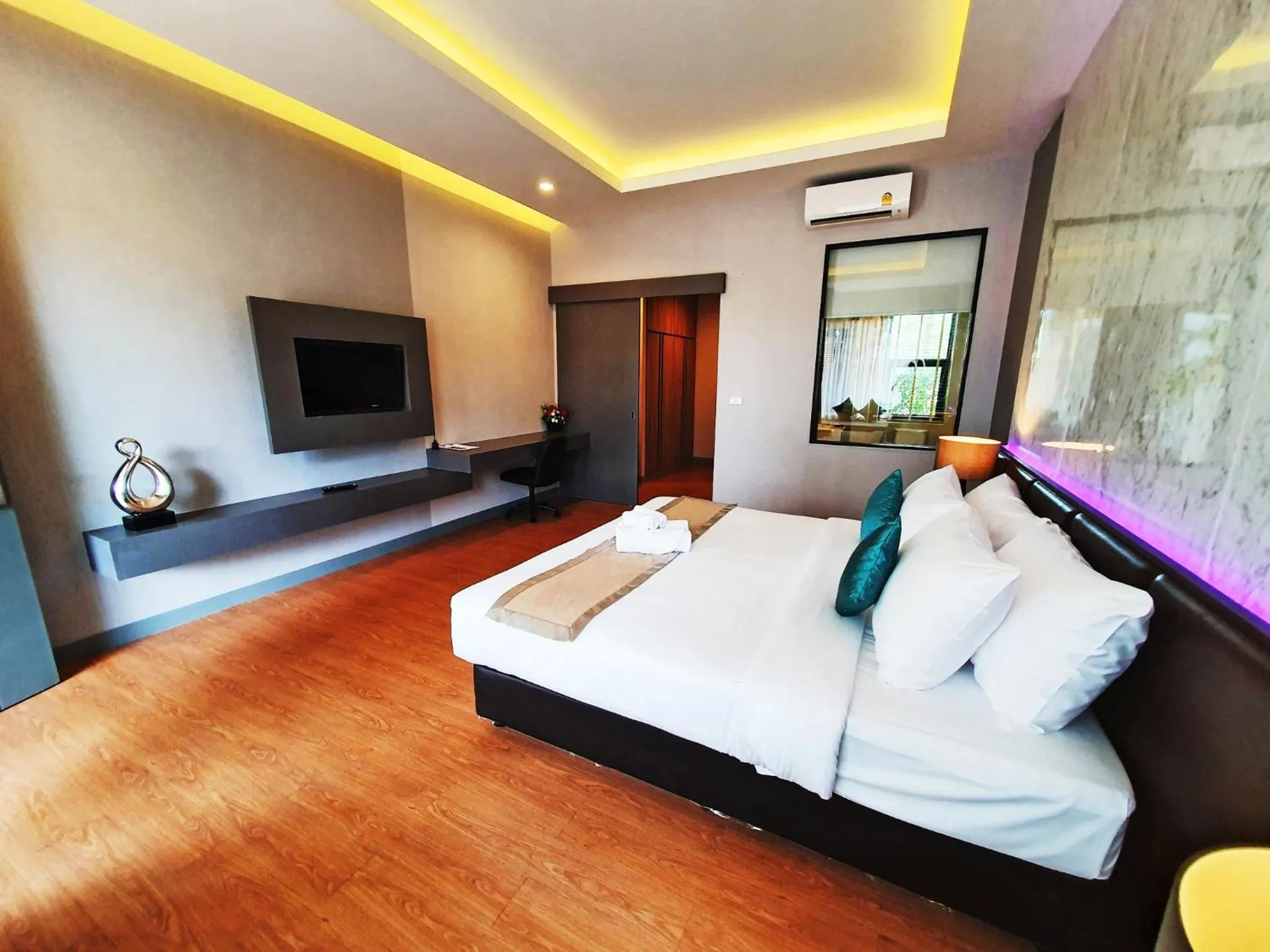 Bedroom, Bed in Rnana Grand