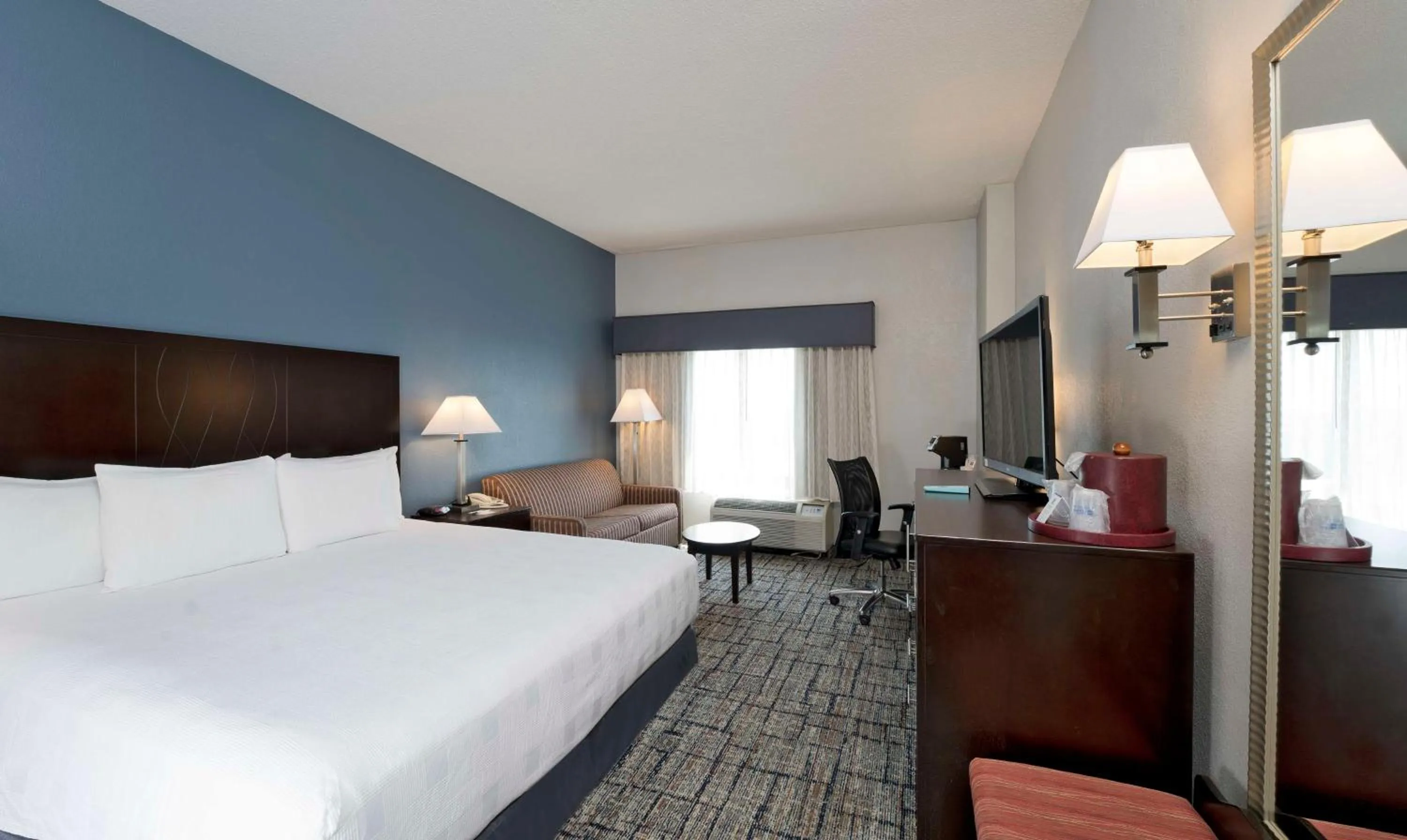 Bedroom, Bed in Best Western Plus Hotel & Conference Center