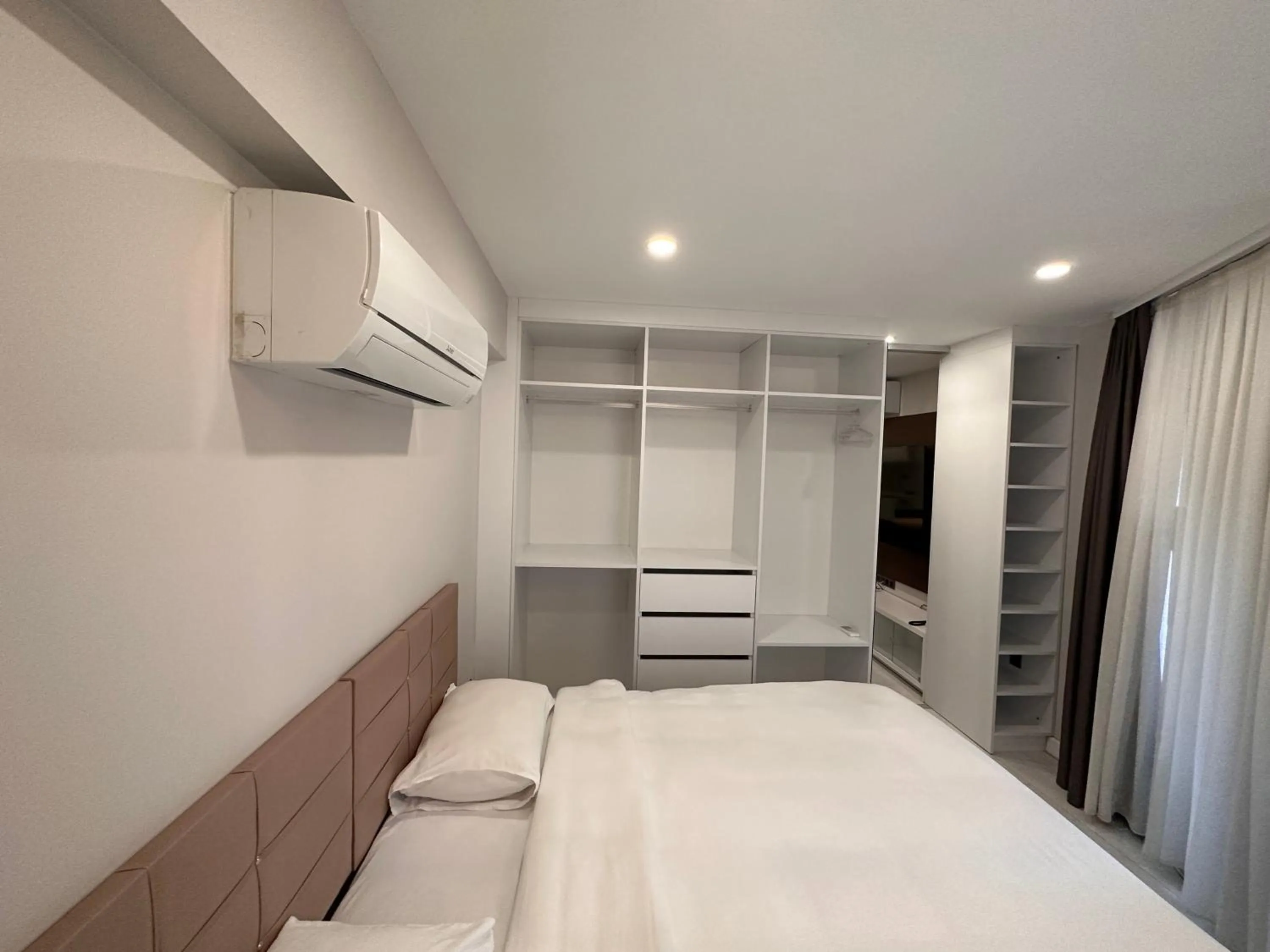 Bed in Kings Cross Hotel Istanbul