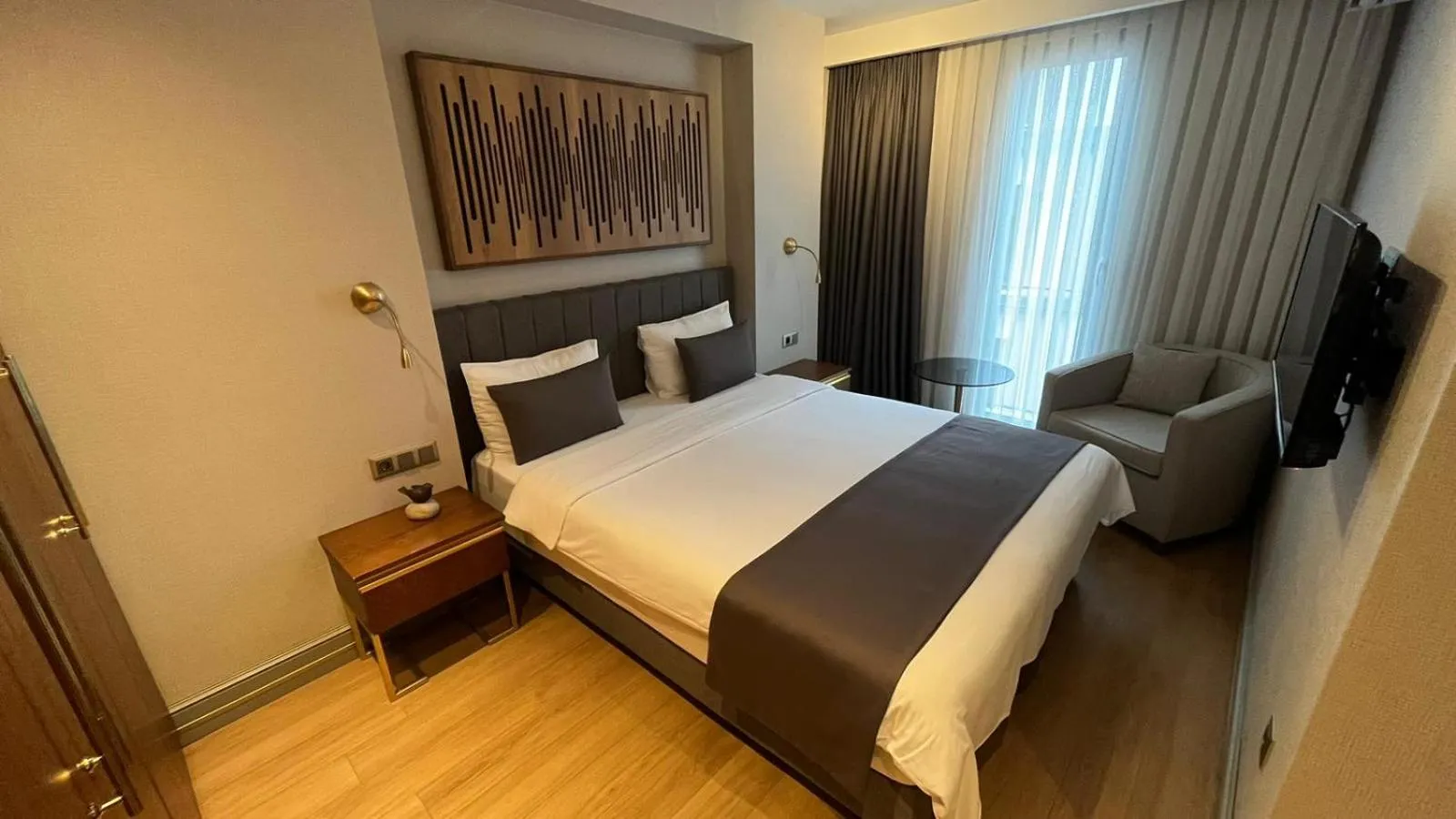 Bed in Kings Cross Hotel Istanbul