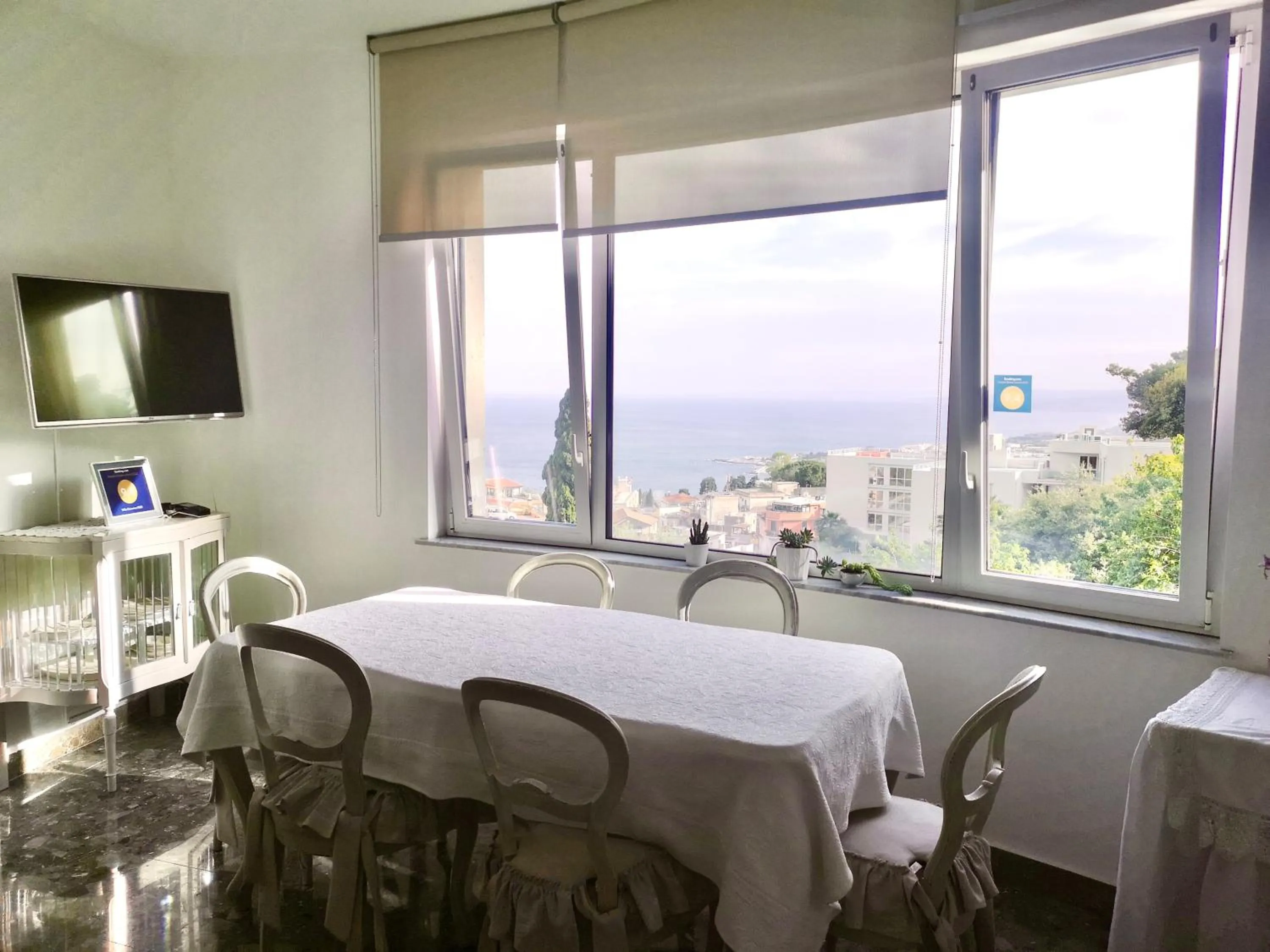 Dining area in Villa Giannina B&B