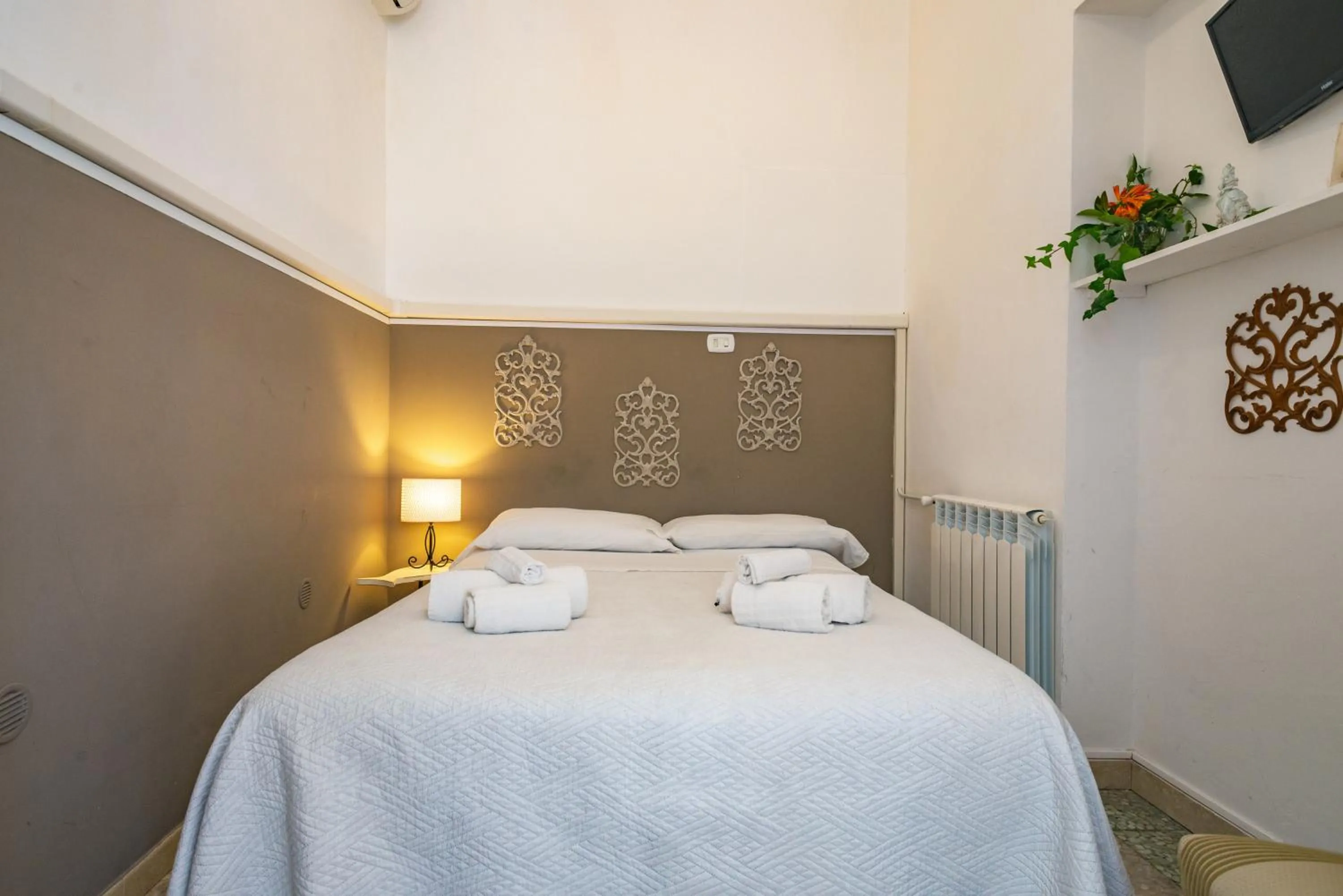 Bedroom, Bed in Villa Giannina B&B