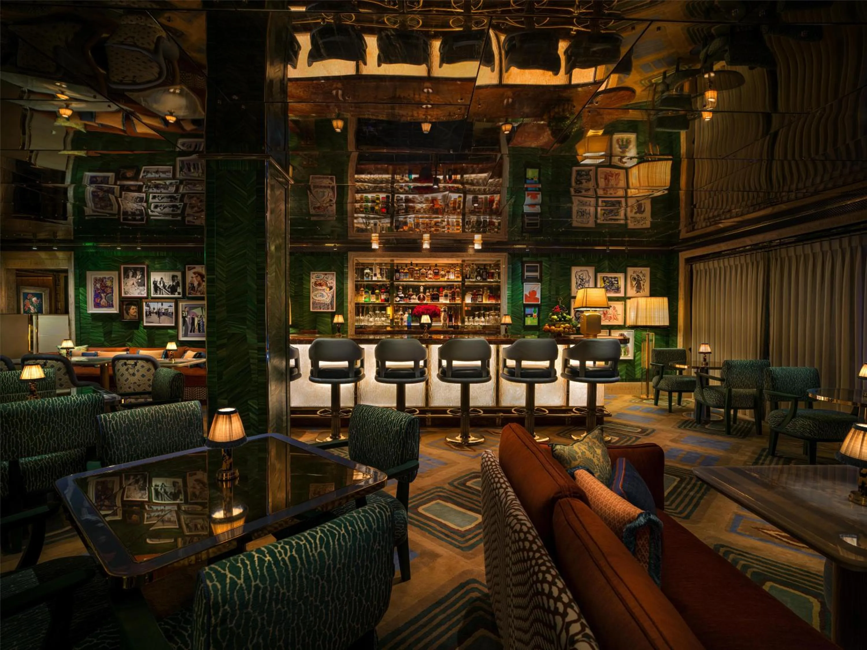 Lounge or bar in Oceana Santa Monica, LXR Hotels & Resorts