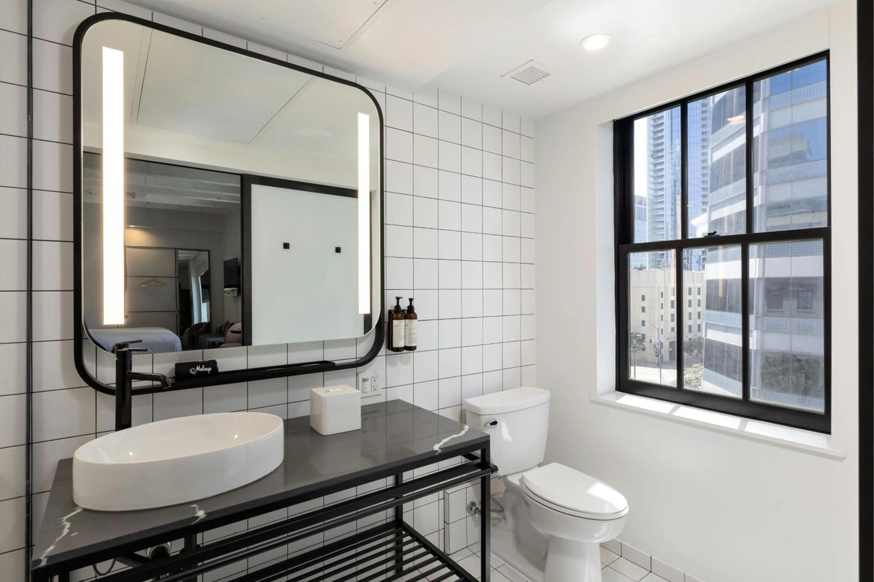 Bathroom in The Guild Hotel, San Diego Downtown, a Marriott Tribute Portfolio Hotel