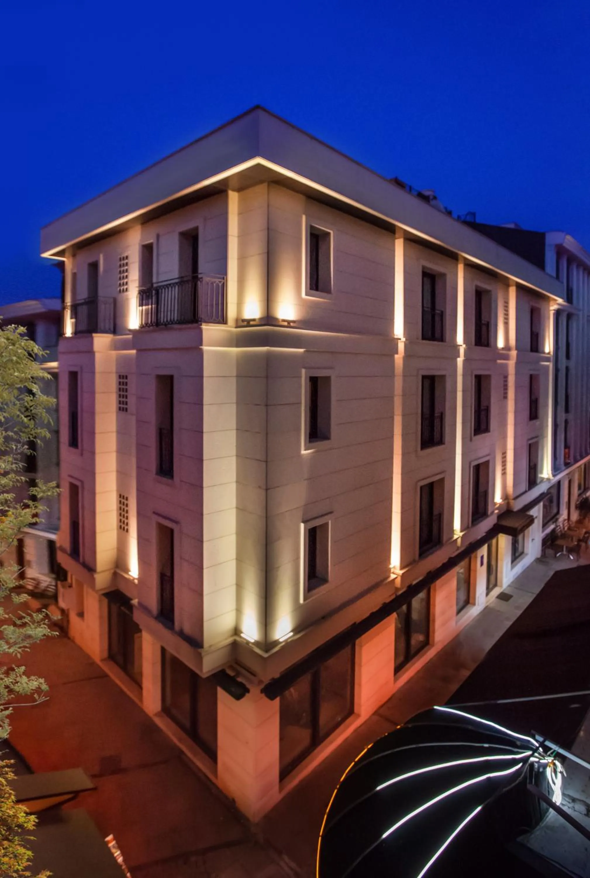 Property building in Suadhan Hotel