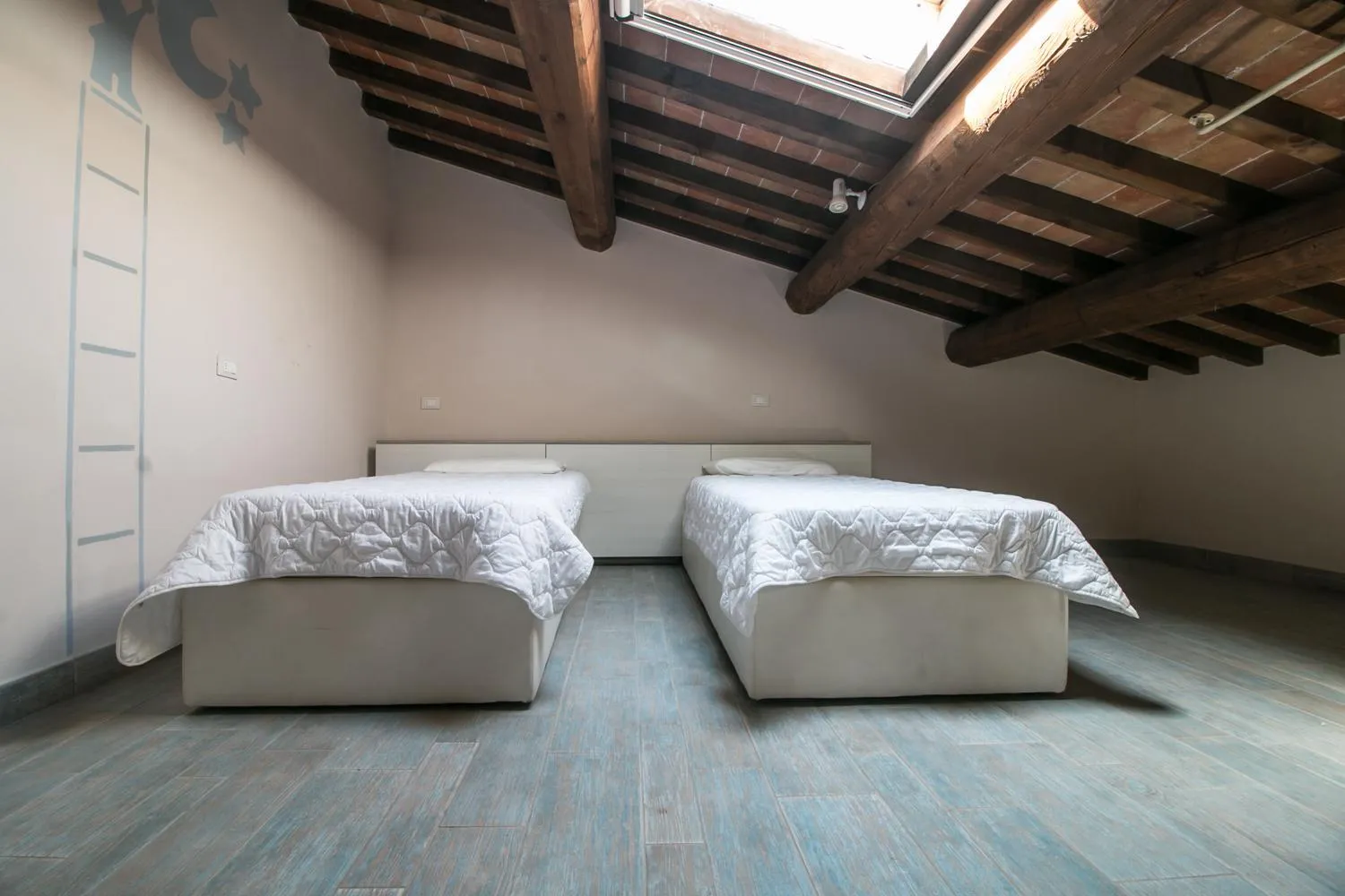 Bed in Fattoria Palazzeta - Pet & Family Friendly