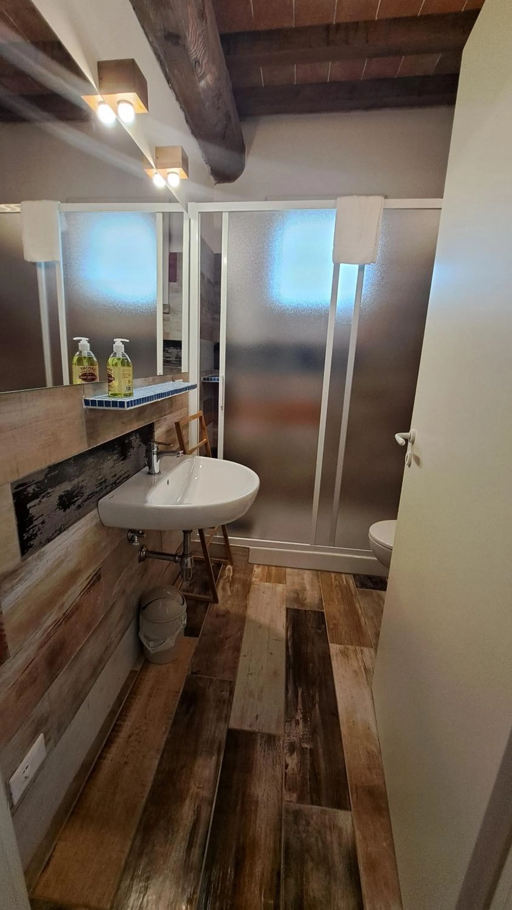 Toilet in Fattoria Palazzeta - Pet & Family Friendly