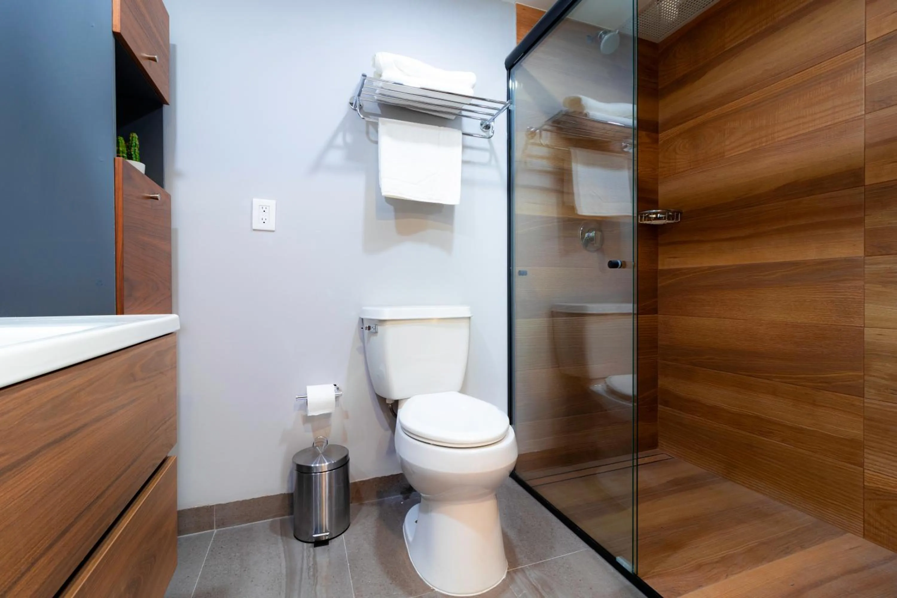 Shower in Arboleda 5 Luxury Lofts