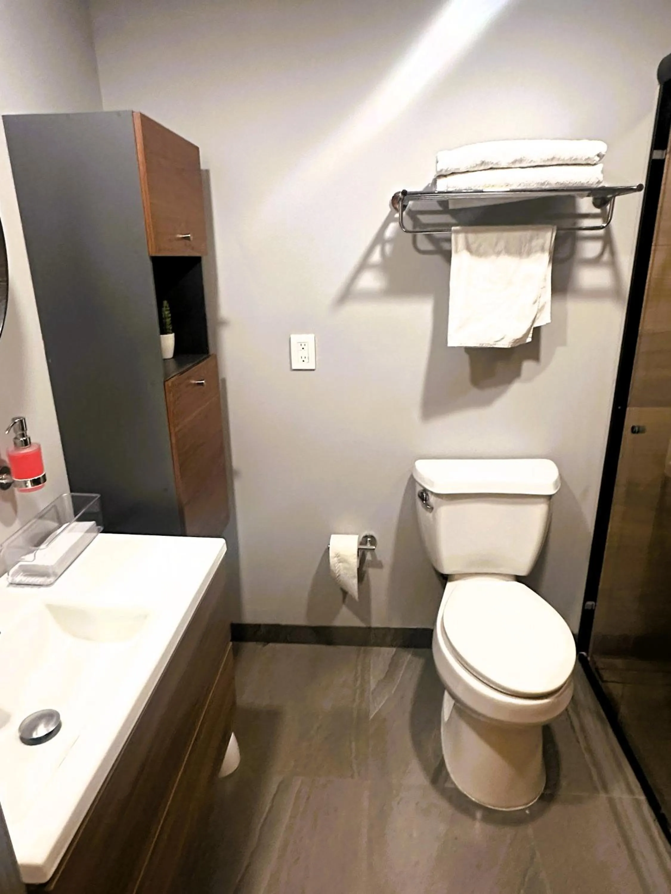 Toilet in Arboleda 5 Luxury Lofts