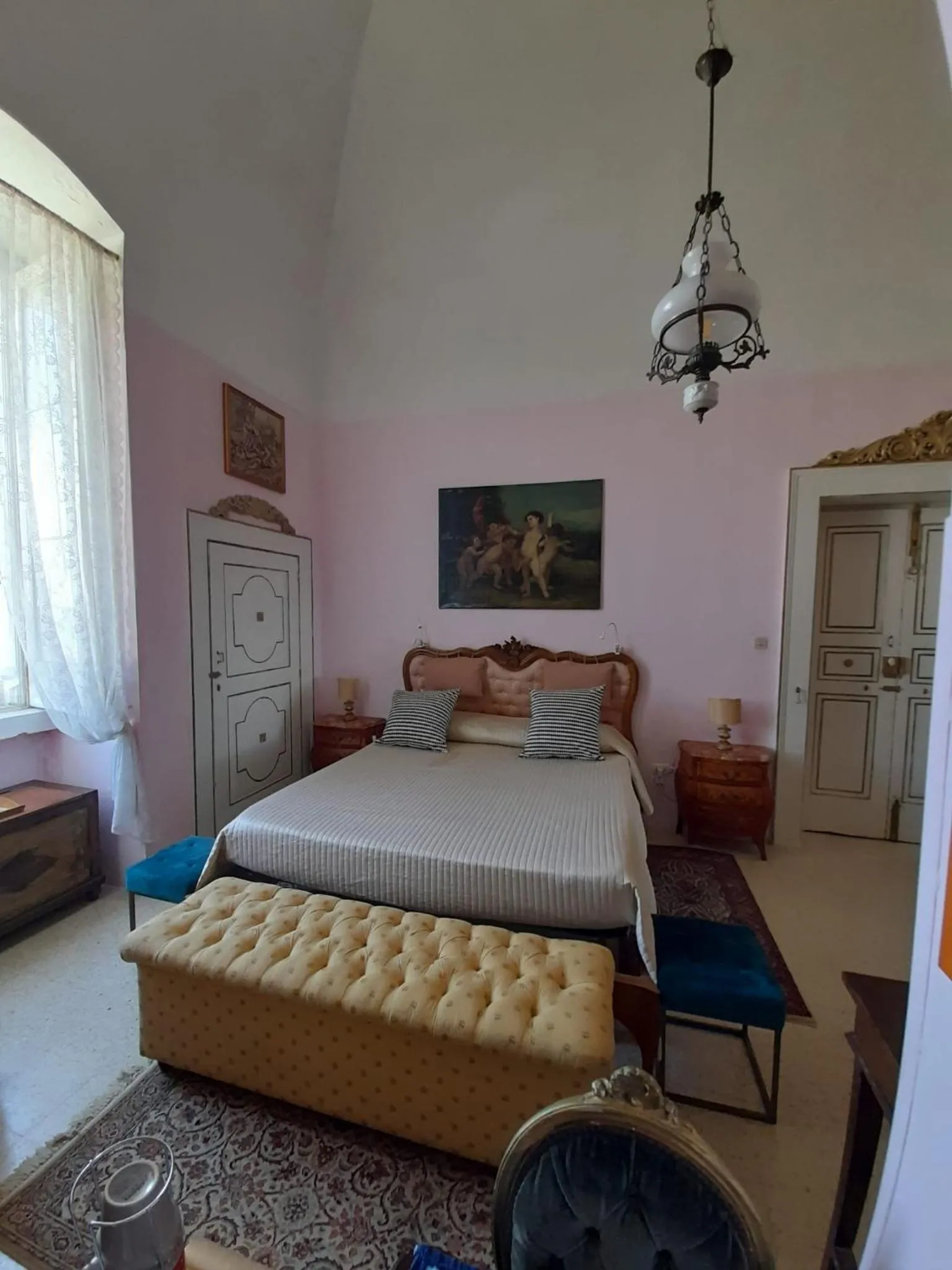Bed in Villa Longo de Bellis
