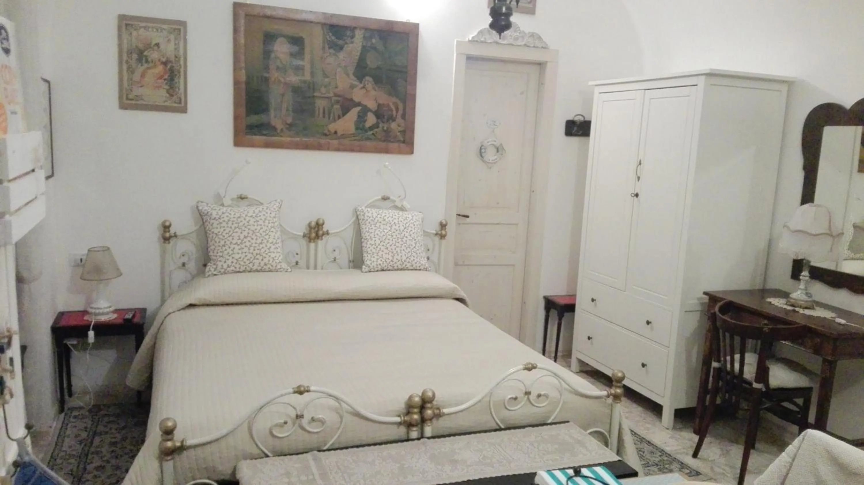 Bed in Villa Longo de Bellis