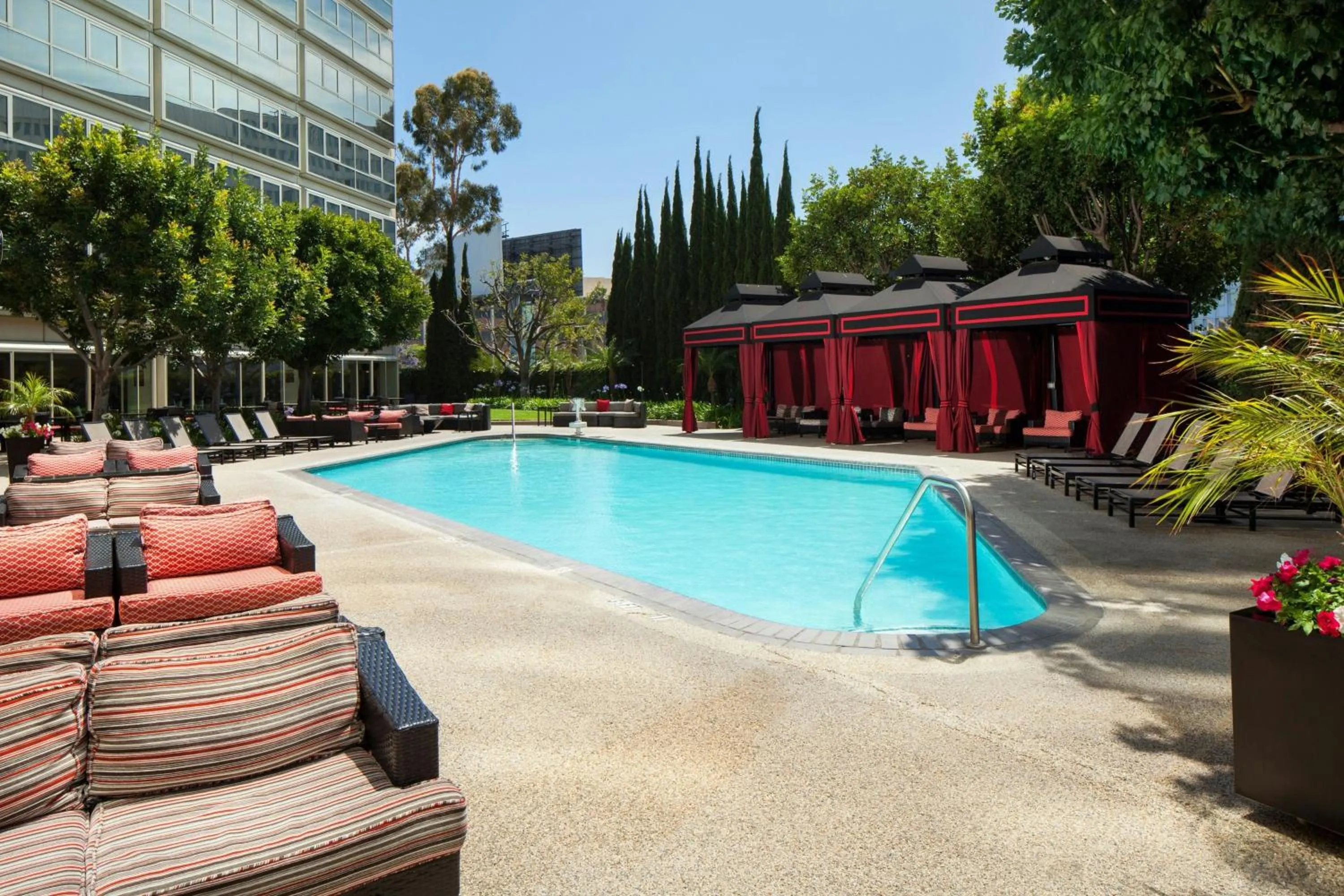 Swimming pool in Sheraton Gateway Los Angeles Hotel
