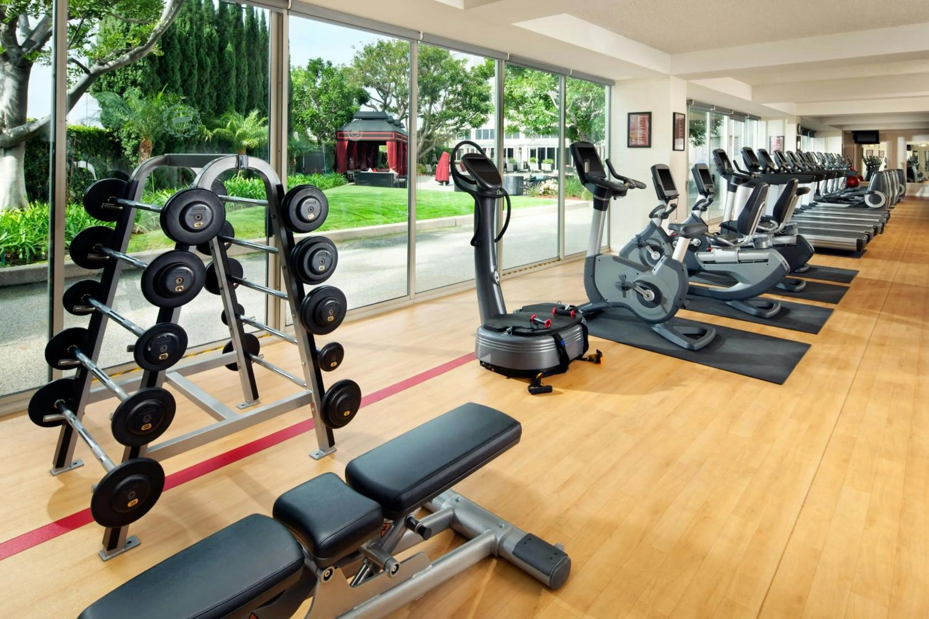Fitness centre/facilities in Sheraton Gateway Los Angeles Hotel
