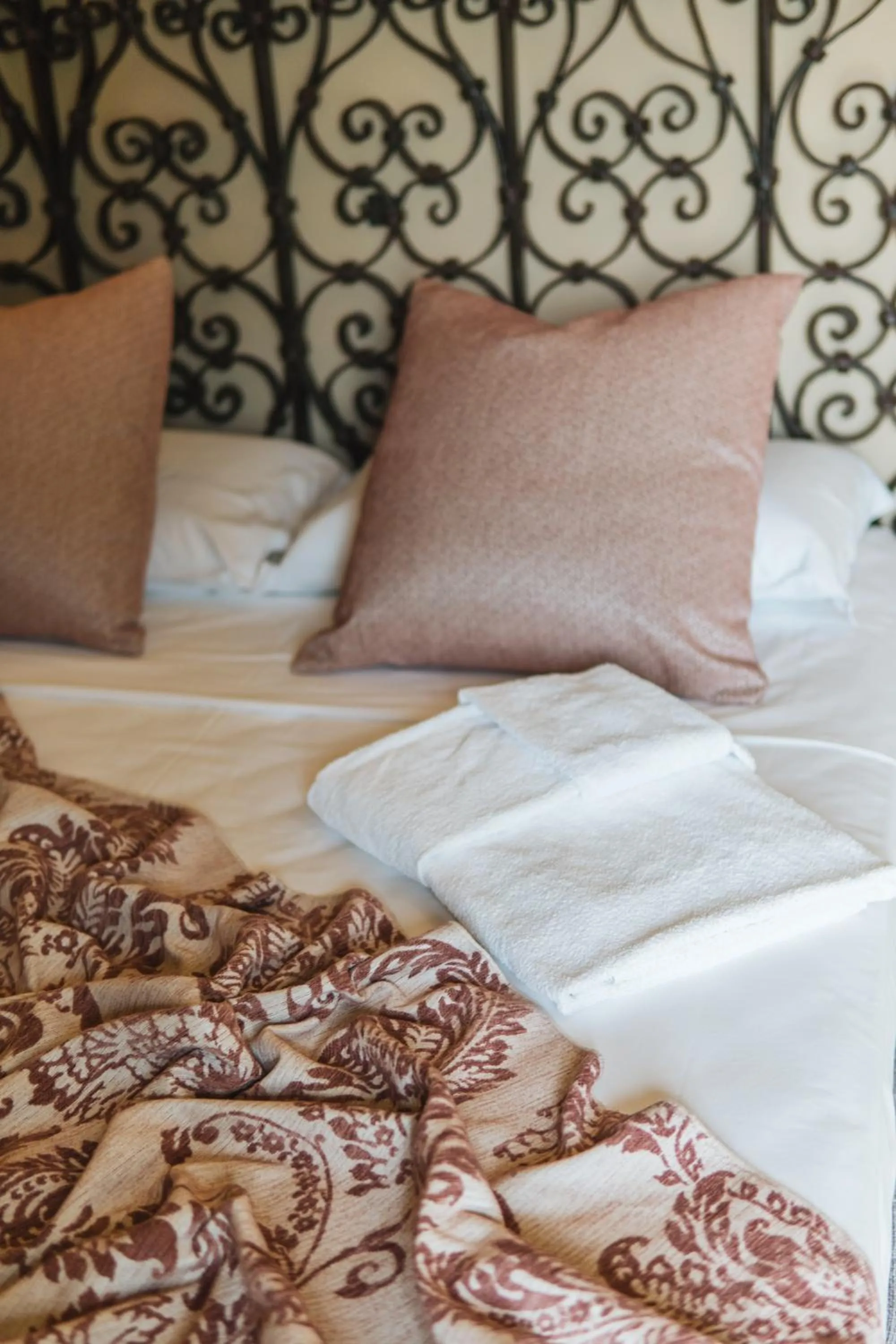 Bed in Leano Agriresort