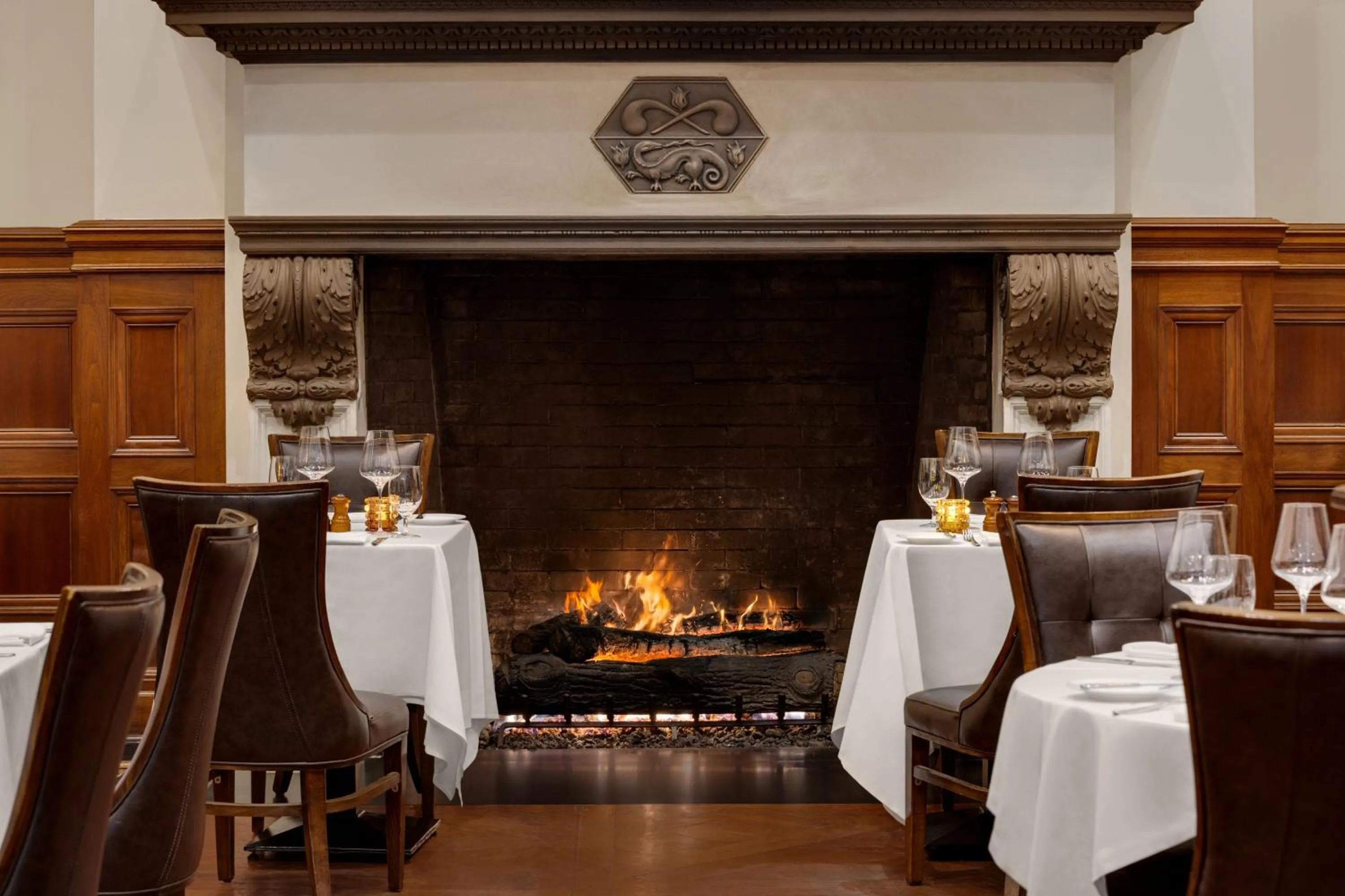 Restaurant/places to eat in The Chemists Club Hotel