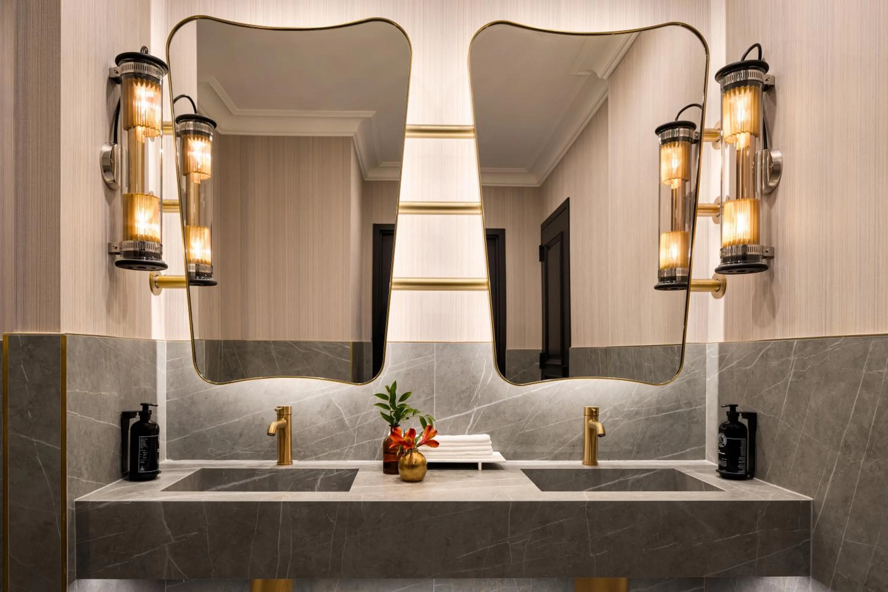 Lobby or reception in The Chemists Club Hotel