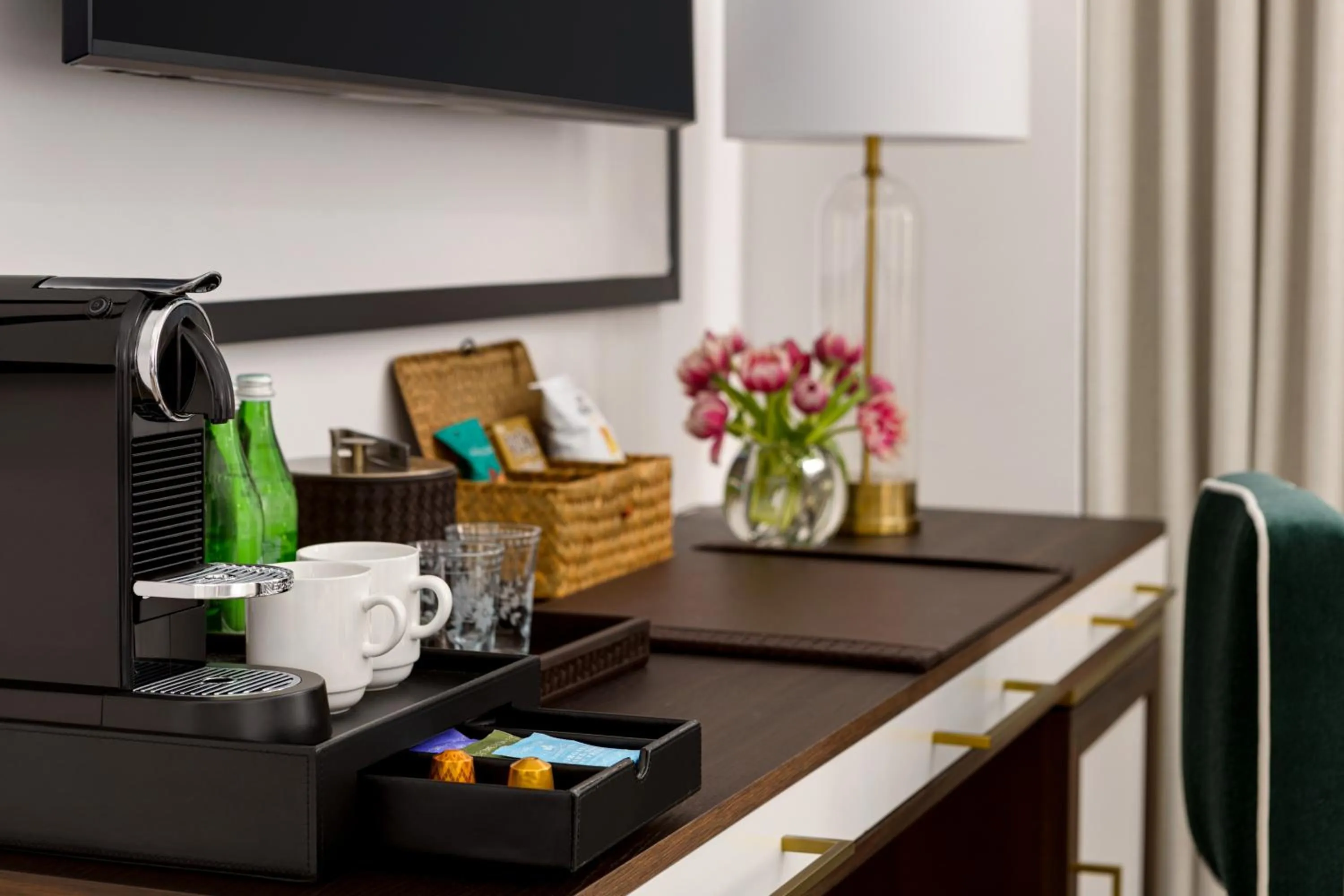 TV and multimedia in The Chemists Club Hotel