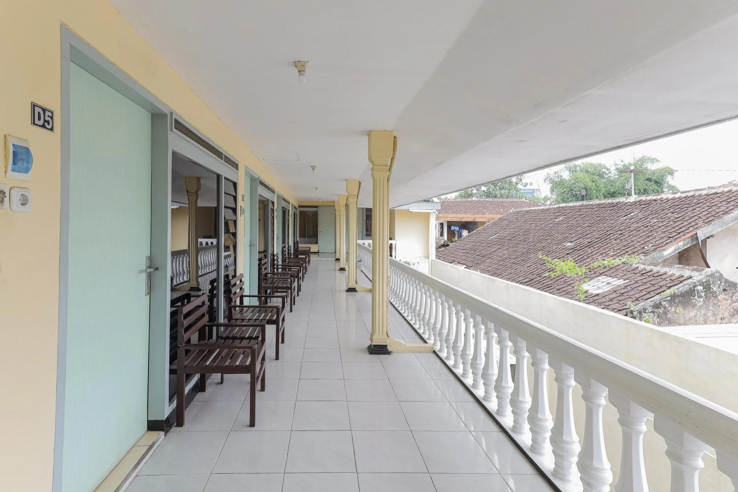 Balcony/Terrace in RedDoorz at CBR Residence Blimbing