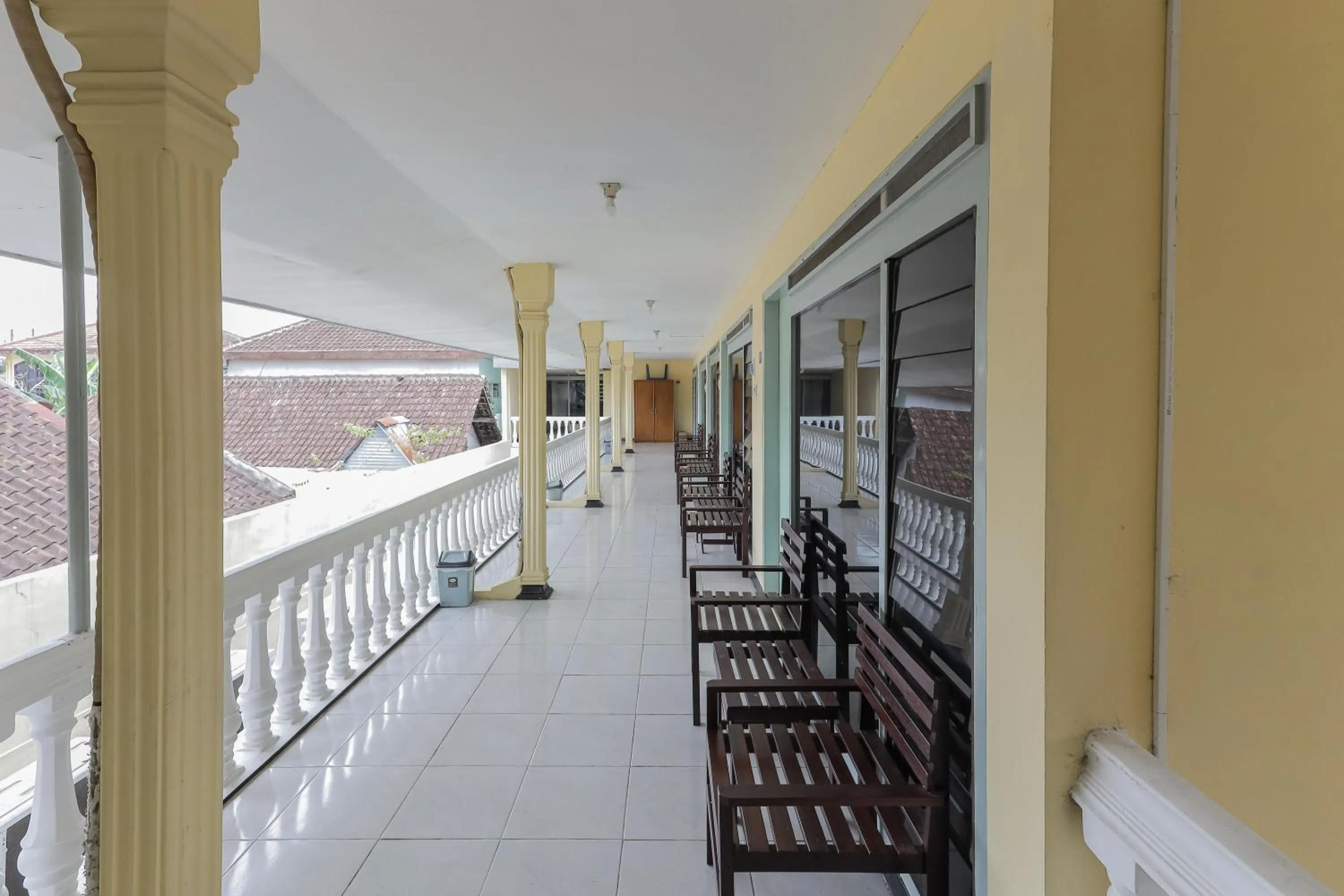 Balcony/Terrace in RedDoorz at CBR Residence Blimbing