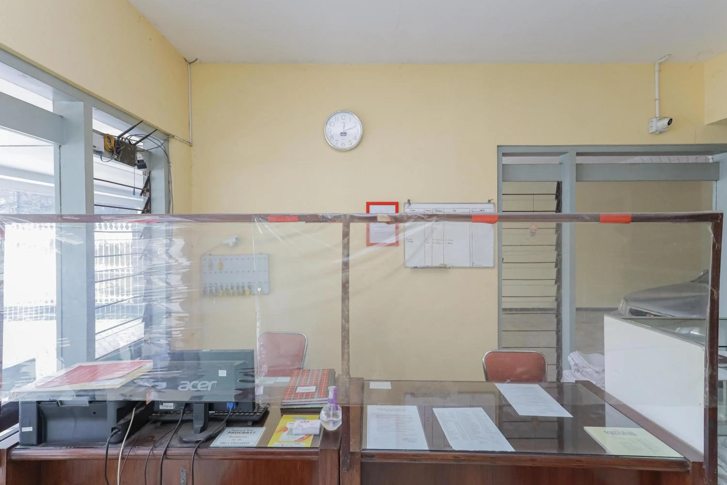 Lobby or reception in RedDoorz at CBR Residence Blimbing