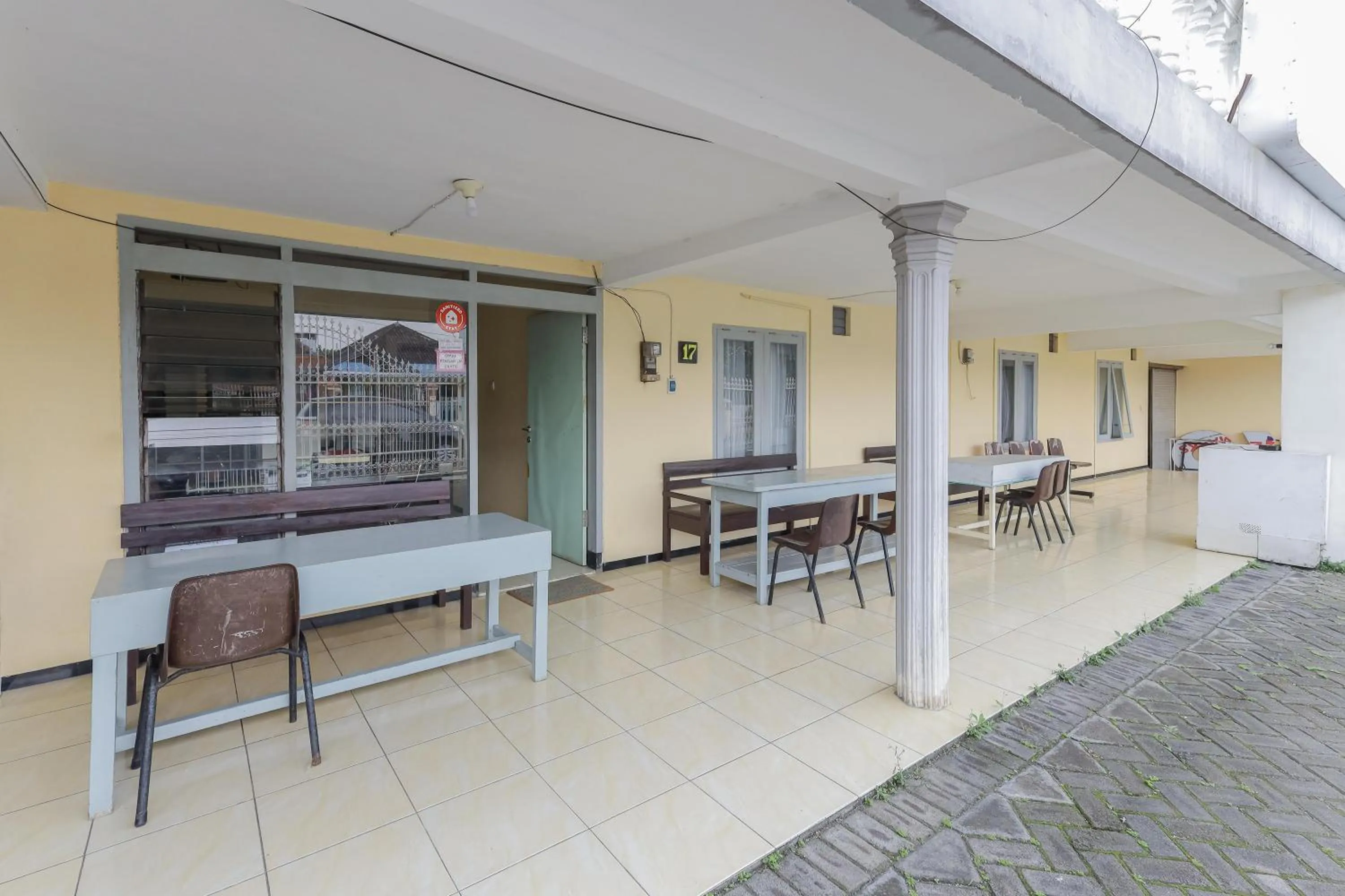 Property building in RedDoorz at CBR Residence Blimbing