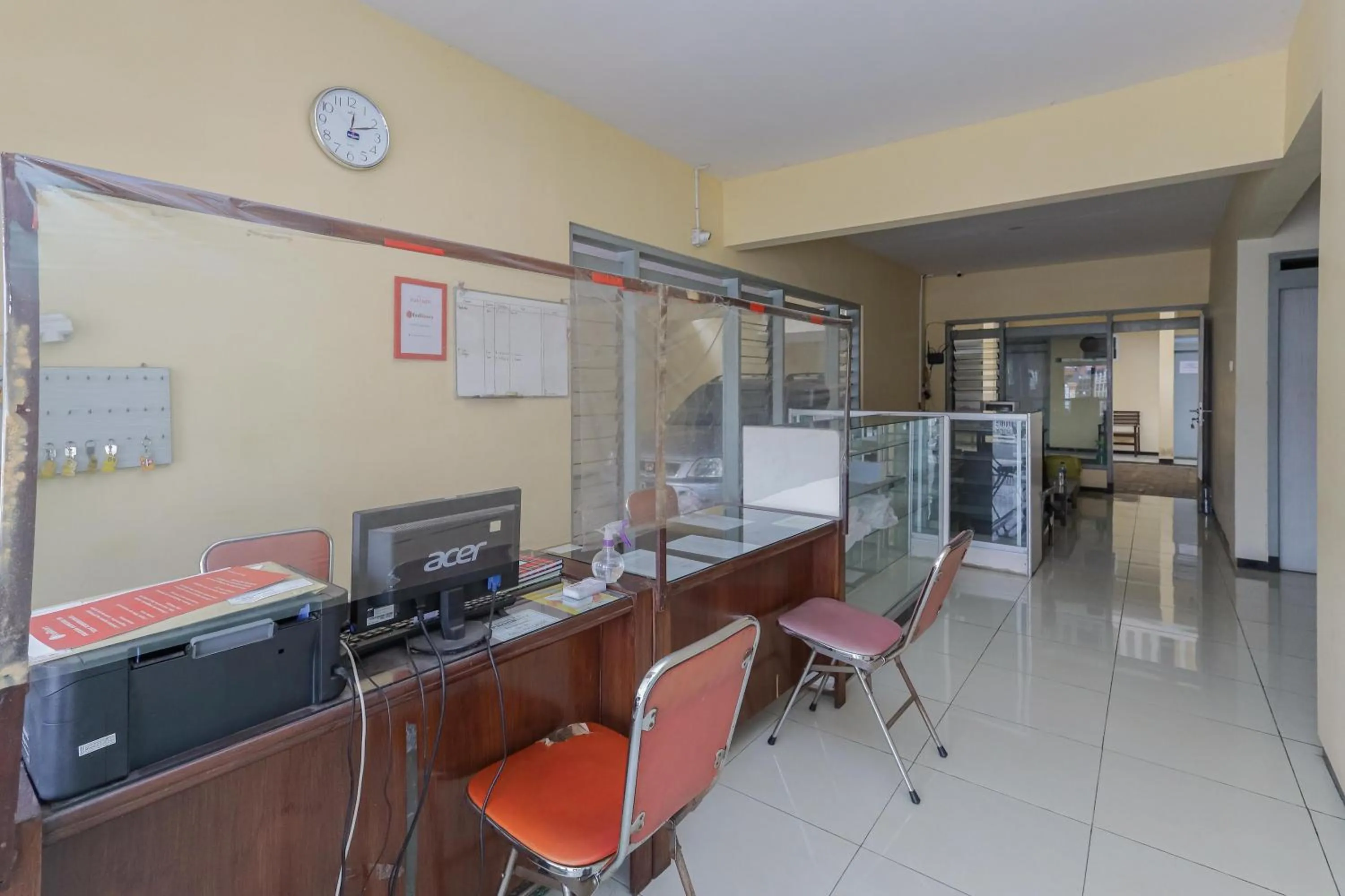 Lobby or reception in RedDoorz at CBR Residence Blimbing