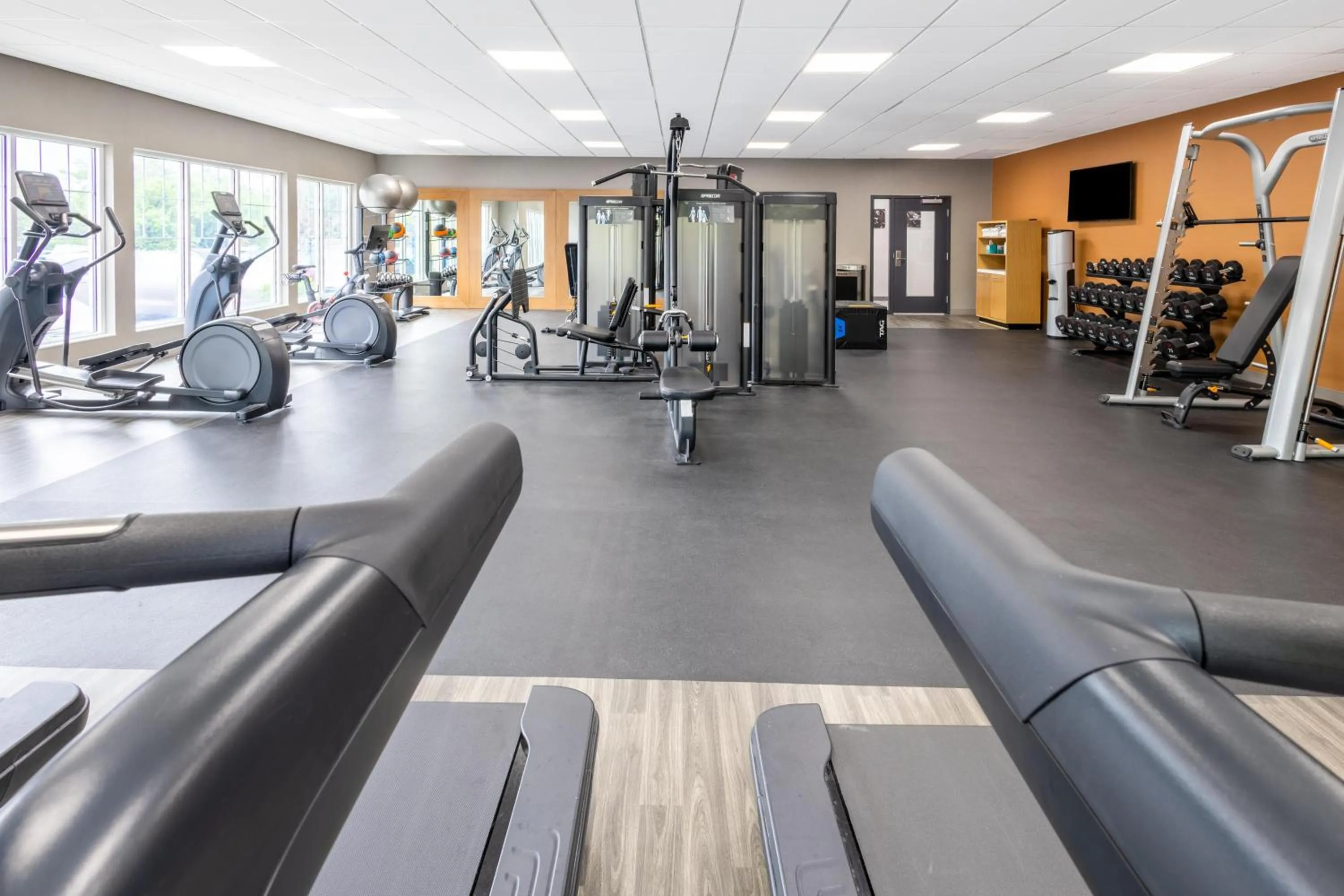 Fitness centre/facilities in Hampton Inn & Suites By Hilton- Newark Airport Elizabeth