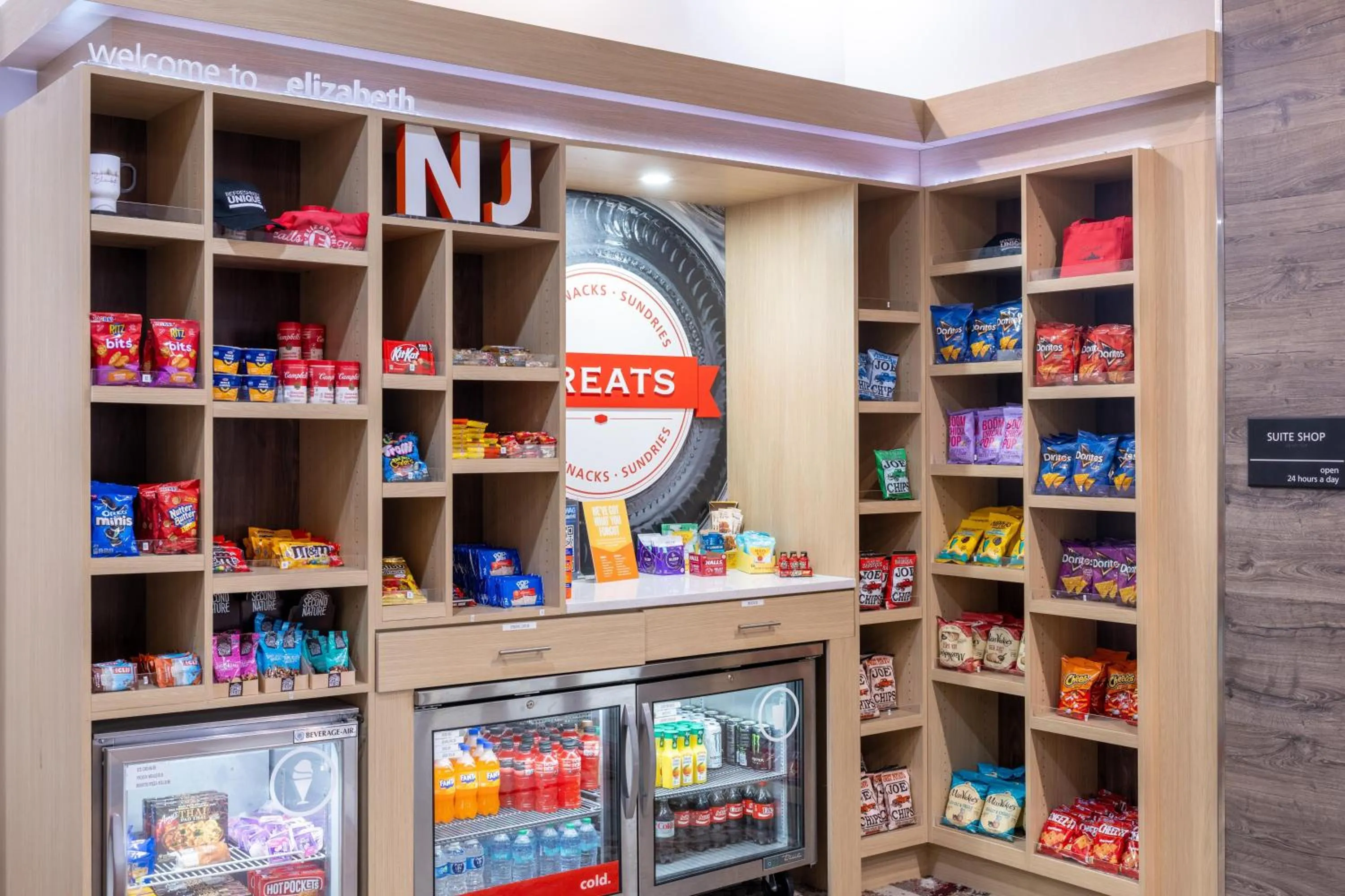 Restaurant/places to eat in Hampton Inn & Suites By Hilton- Newark Airport Elizabeth